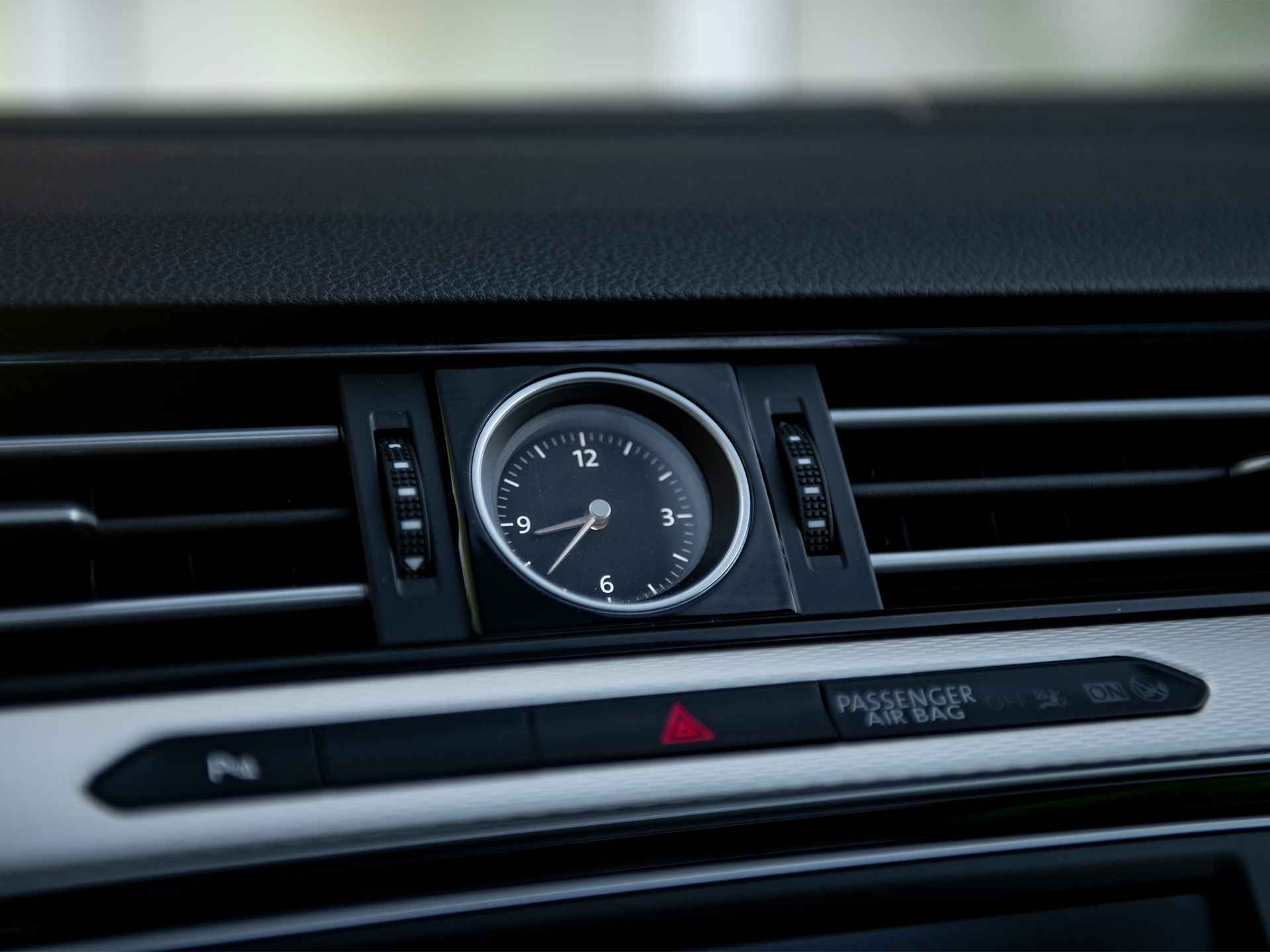 Volkswagen Passat Variant 1.4 TSI GTE Highline | Pano | Navi | Apple Carplay & Android Auto | Alcantara | ErgoComfort stoel | Trekhaak | Alarm | Adaptive Cruise Control | 18" LMV | Camera - 31/52