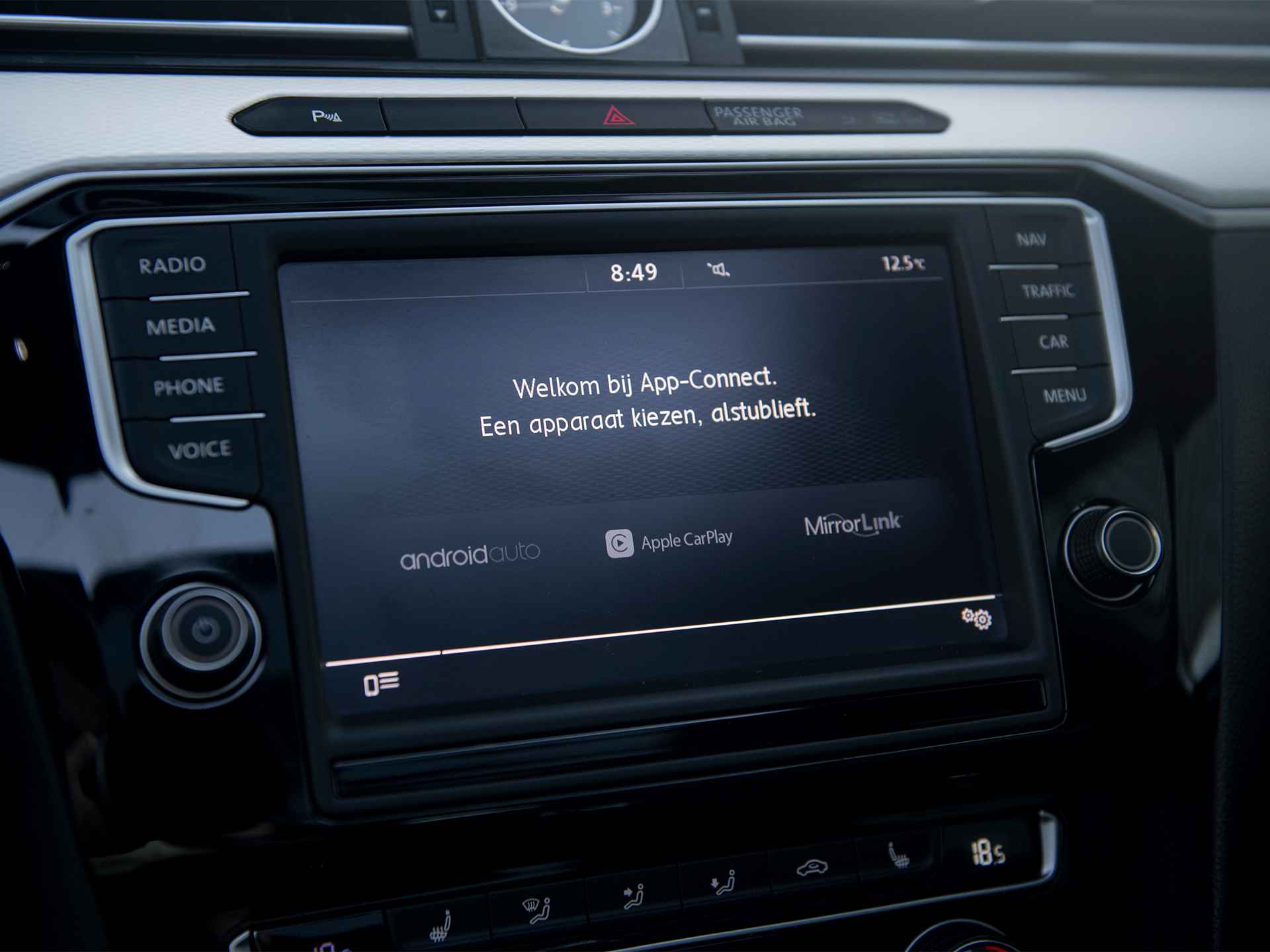 Volkswagen Passat Variant 1.4 TSI GTE Highline | Pano | Navi | Apple Carplay & Android Auto | Alcantara | ErgoComfort stoel | Trekhaak | Alarm | Adaptive Cruise Control | 18" LMV | Camera - 34/52