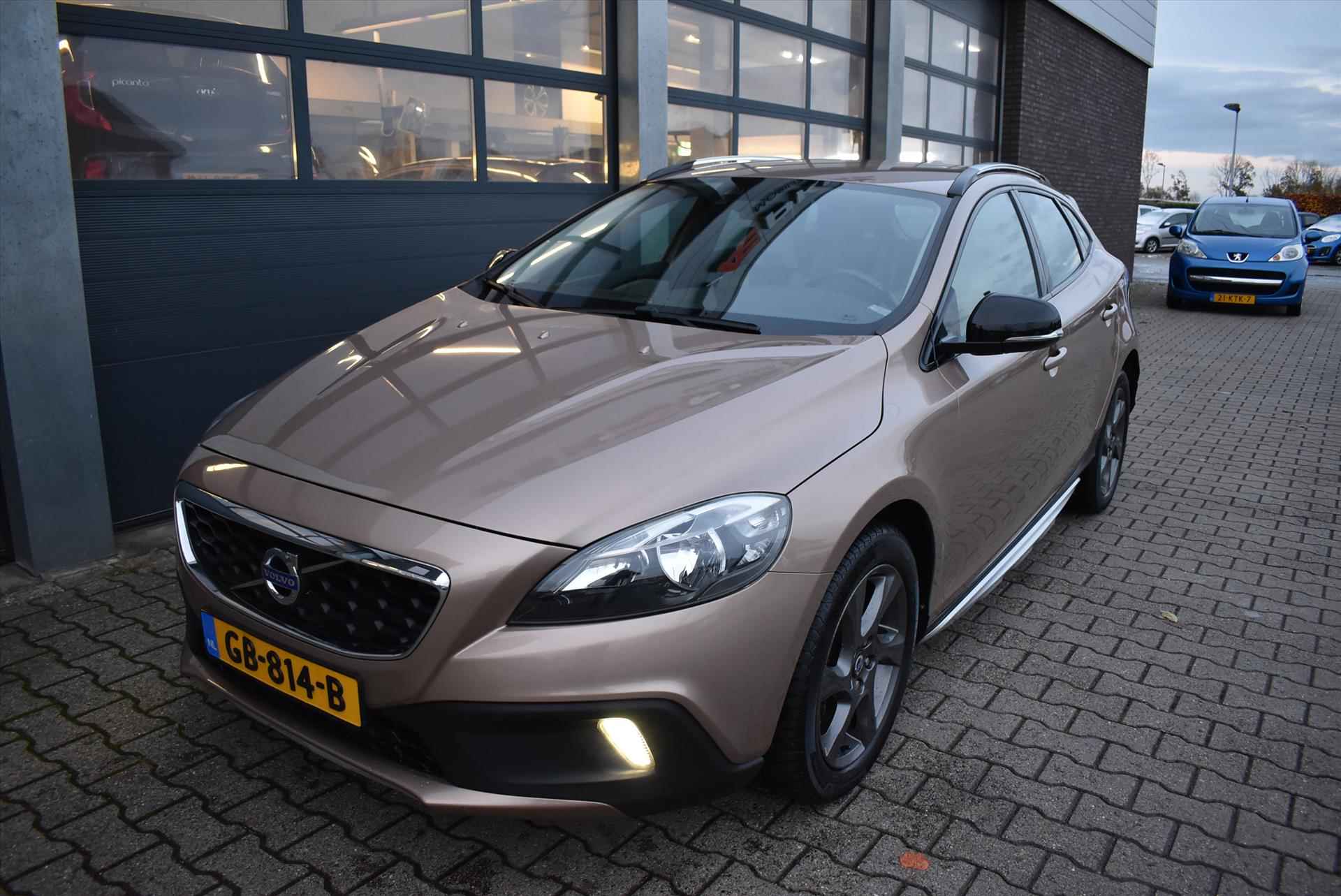 VOLVO V40 Cross Country 1.6 T4 180pk Summum - 14/37