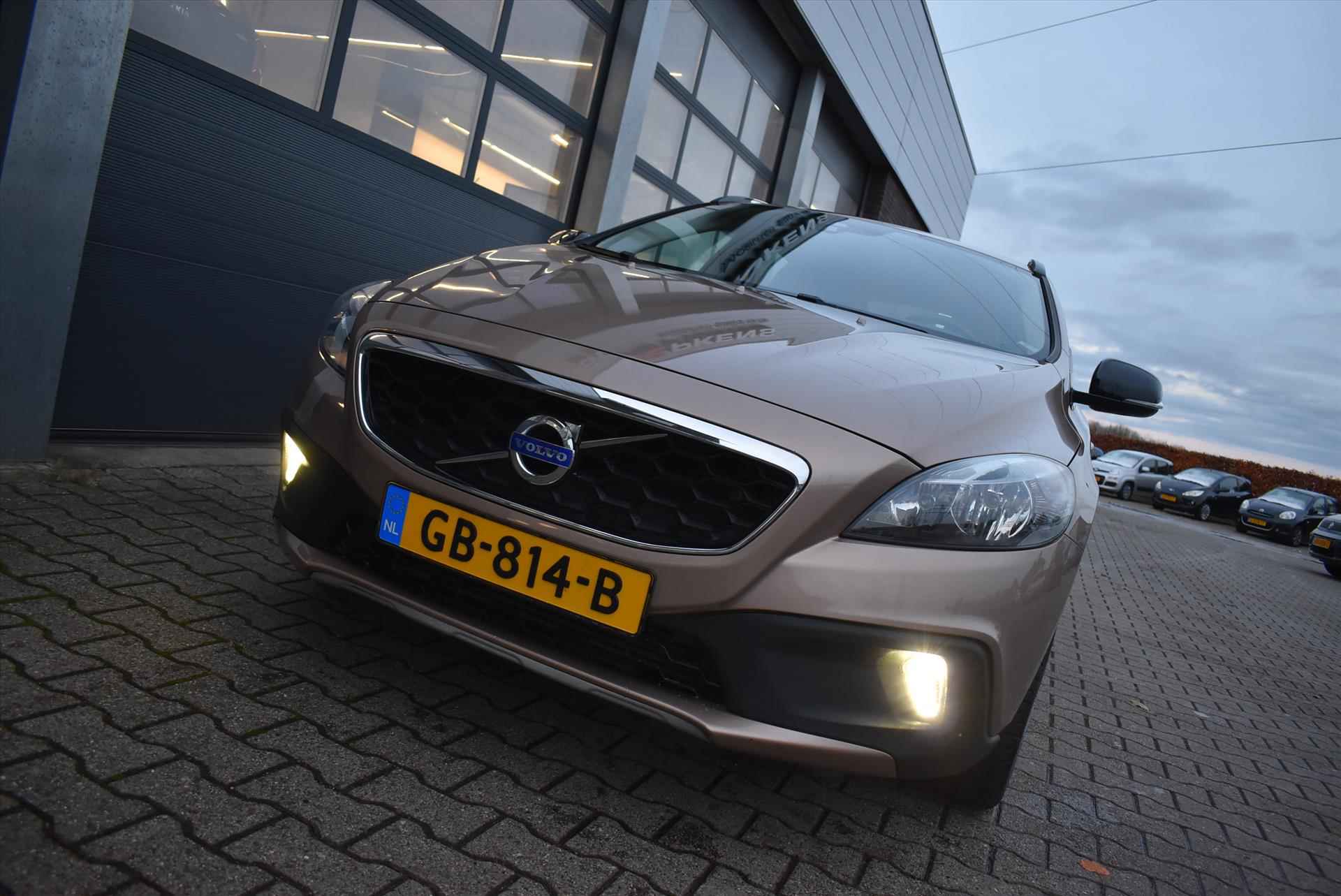 VOLVO V40 Cross Country 1.6 T4 180pk Summum - 15/37