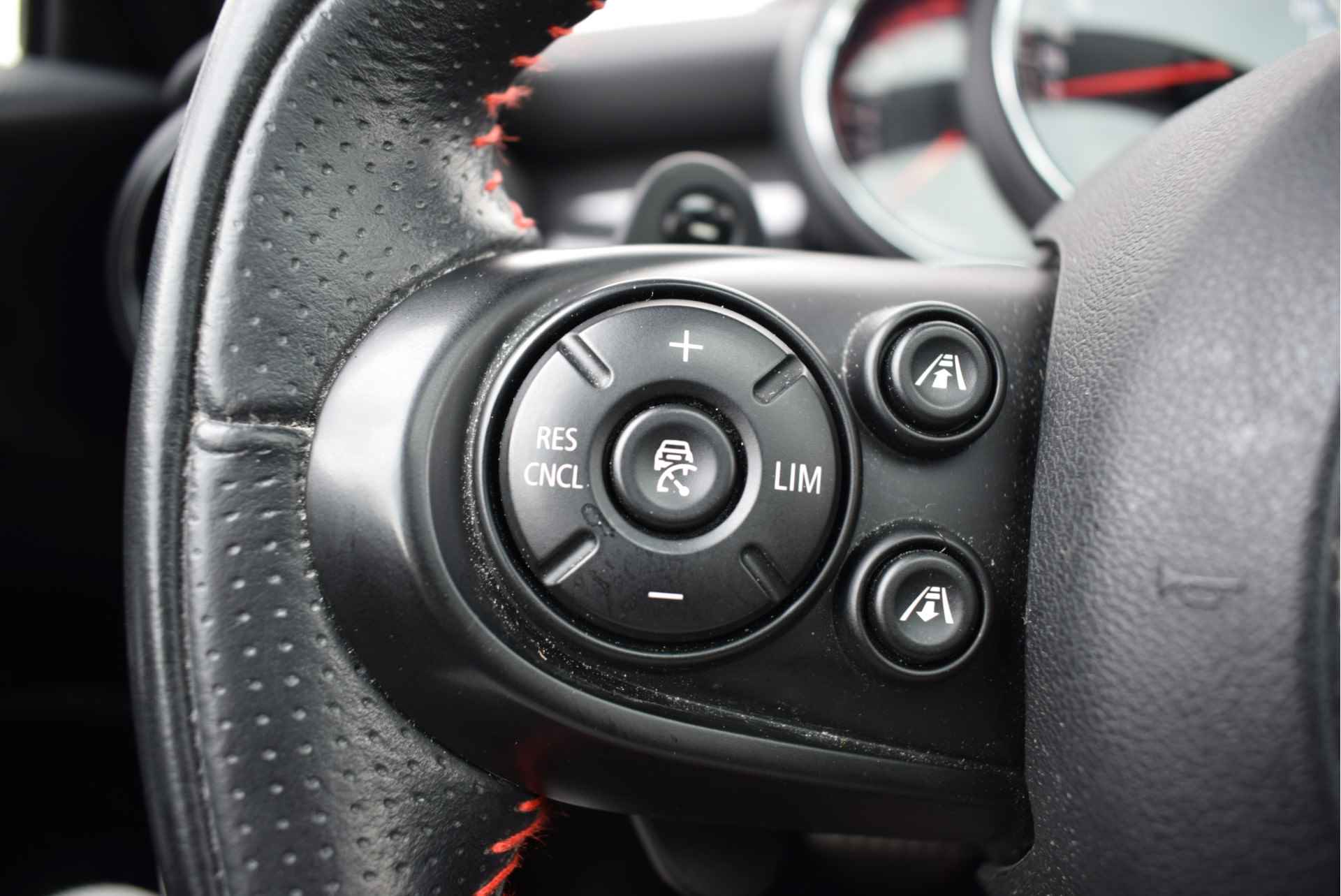 MINI Hatchback JCW Chili Automaat 232PK / Panoramadak / JCW Sportstoelen / Achteruitrijcamera / Adaptieve LED / Active Cruise Control / Comfort Access - 22/31