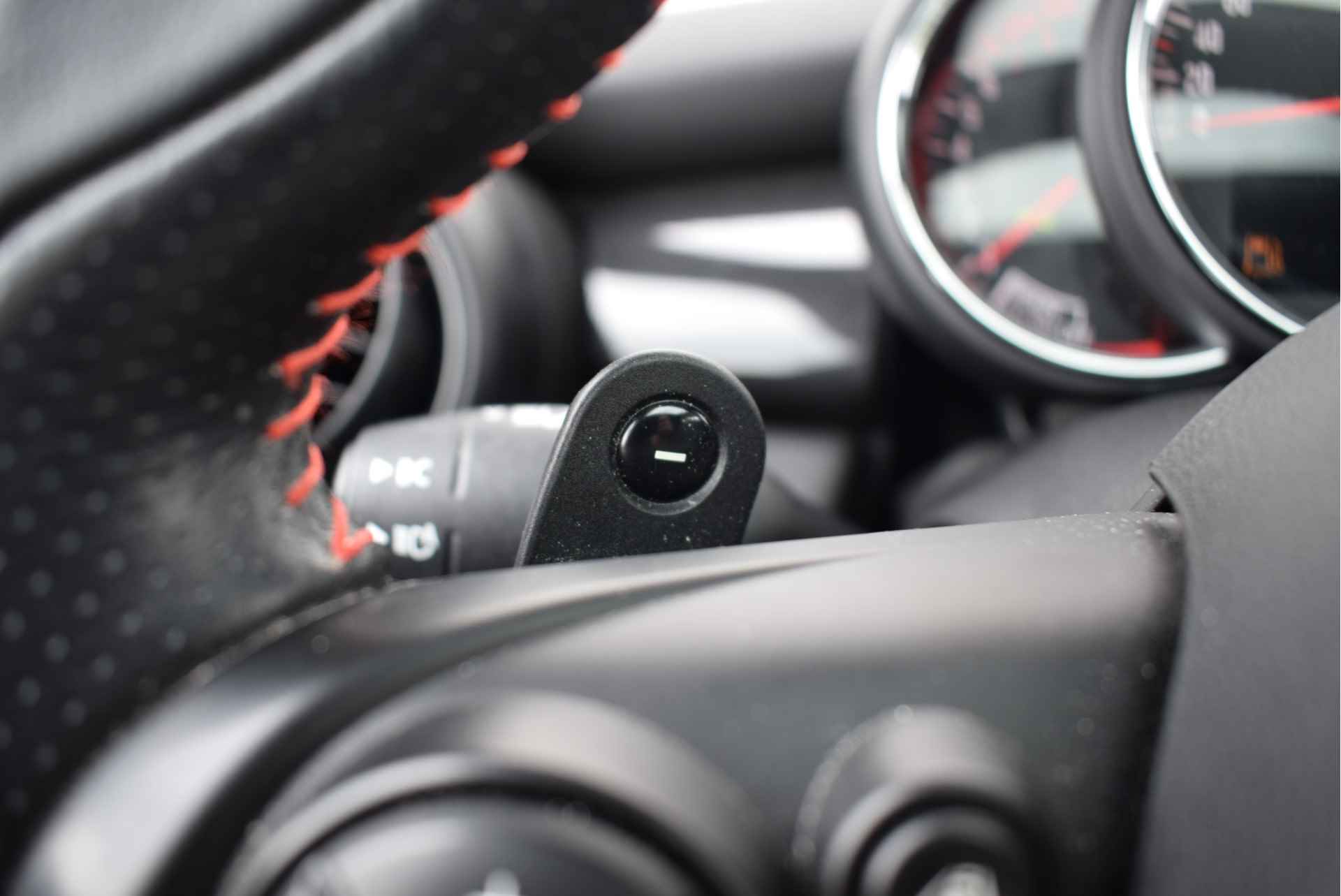 MINI Hatchback JCW Chili Automaat 232PK / Panoramadak / JCW Sportstoelen / Achteruitrijcamera / Adaptieve LED / Active Cruise Control / Comfort Access - 23/31