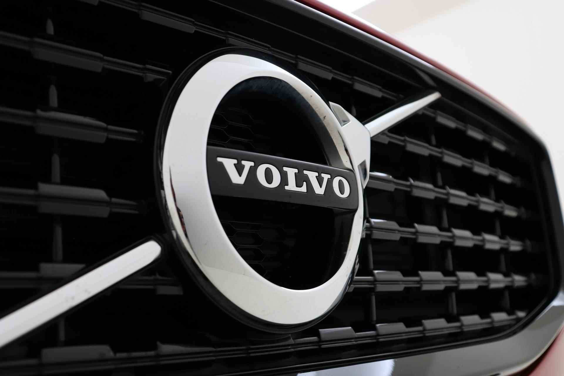 Volvo S60 RECHARGE T8 AWD R-DESIGN -PANO.DAK|HK-AUDIO|POWER-SEATS|STANDKACHEL|ADAP.LED - 32/47
