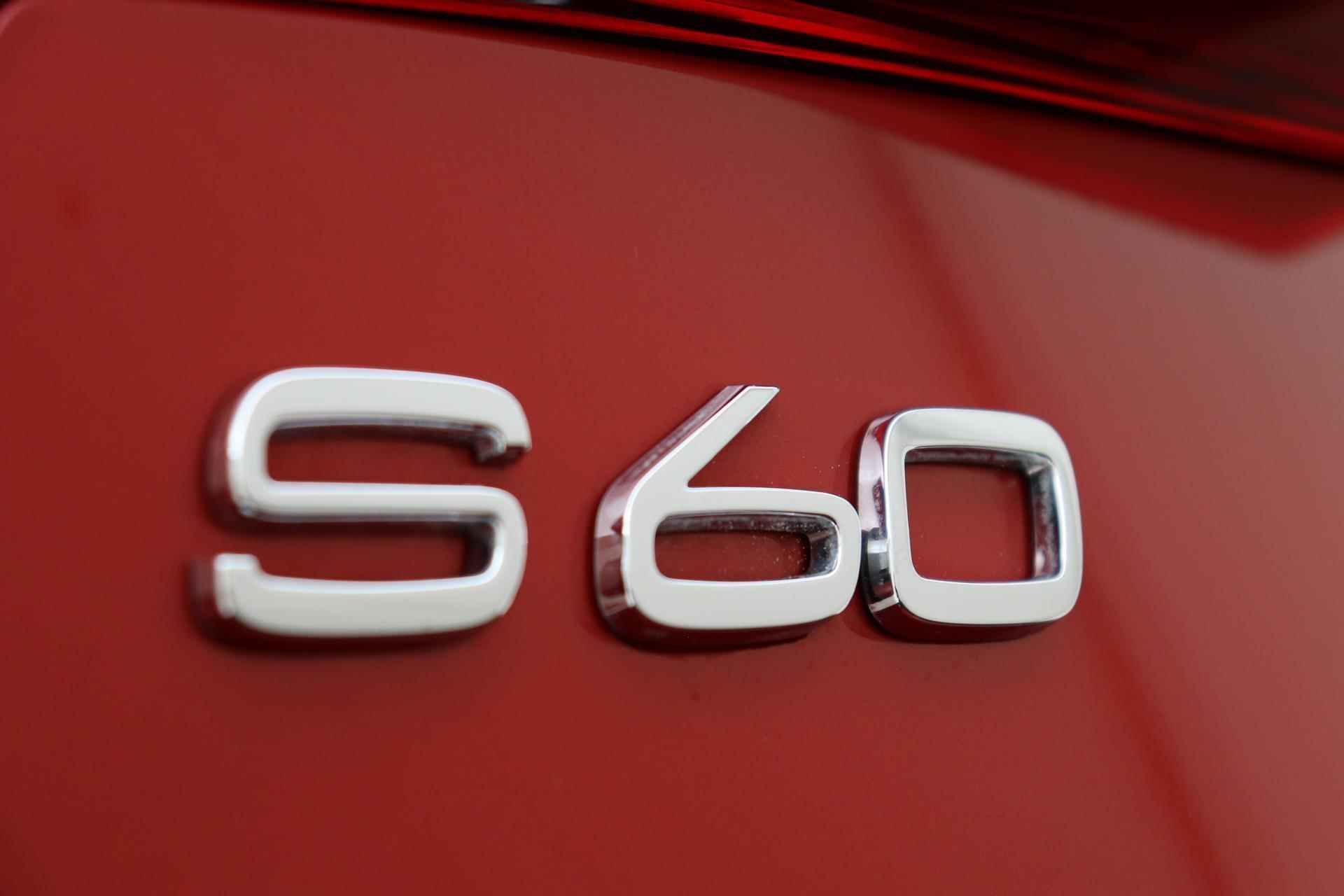 Volvo S60 RECHARGE T8 AWD R-DESIGN -PANO.DAK|HK-AUDIO|POWER-SEATS|STANDKACHEL|ADAP.LED - 39/47