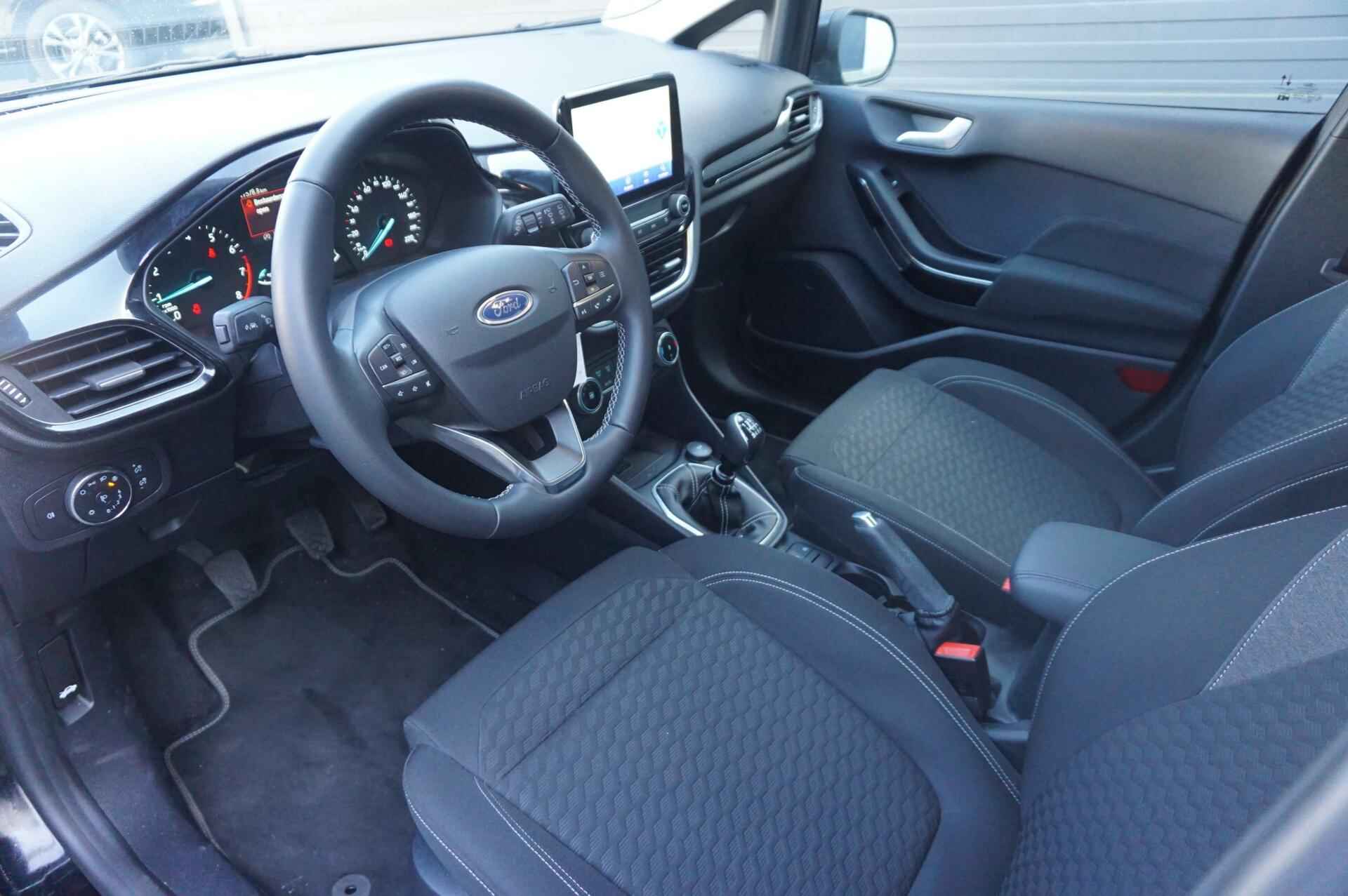 Ford Fiesta 1.0 EcoBoost Hybrid Titanium 125PK Navi Cruise Control Climate Control Parkeersensoren *Nieuwstaat* - 12/29