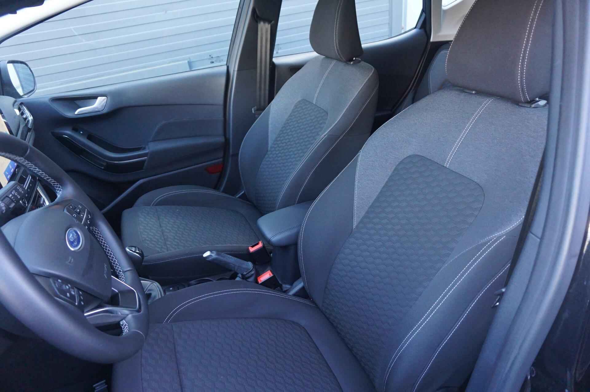 Ford Fiesta 1.0 EcoBoost Hybrid Titanium 125PK Navi Cruise Control Climate Control Parkeersensoren *Nieuwstaat* - 13/29