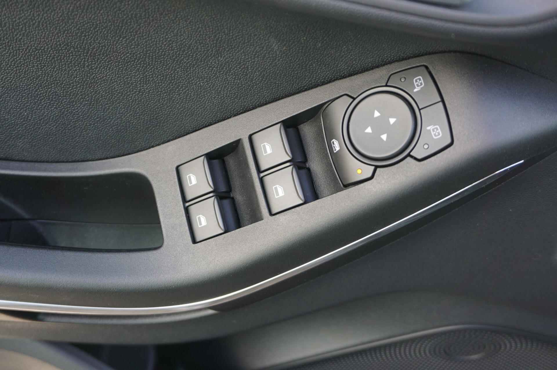 Ford Fiesta 1.0 EcoBoost Hybrid Titanium 125PK Navi Cruise Control Climate Control Parkeersensoren *Nieuwstaat* - 24/29