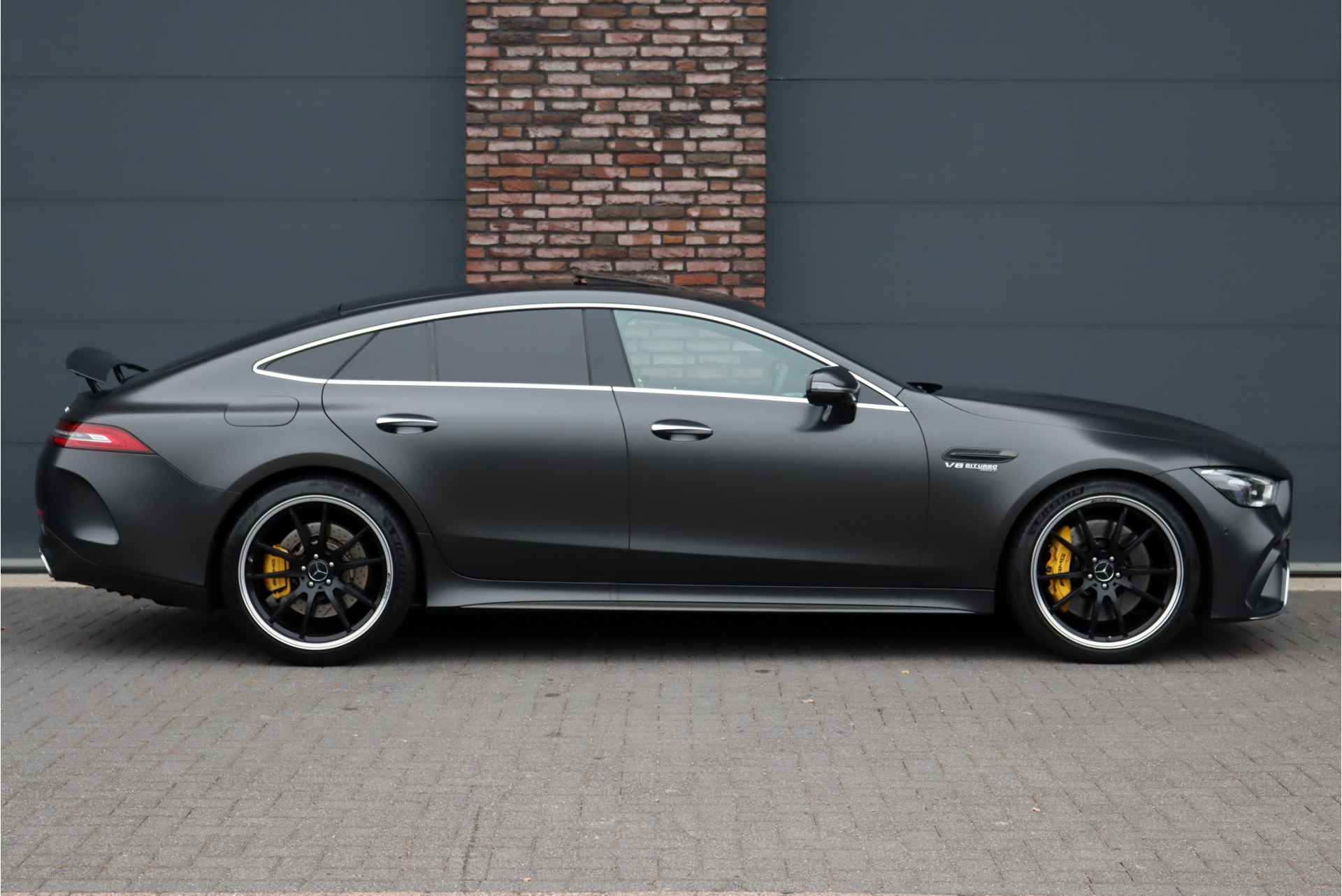 Mercedes-Benz AMG GT 4-Door Coupe AMG 63 S 4MATIC+ Premium+ Aut9 | Airmatic | Achterasbesturing | Carbon-pakket | AMG Performance-Stoelen | Distronic+ | Schuifdak | Burmester | AMG Dynamic Plus | HUD | - 12/45