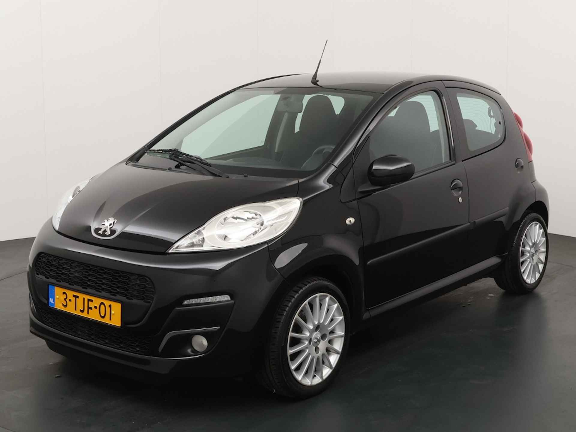 Peugeot 107 1.0 Active - 3/29