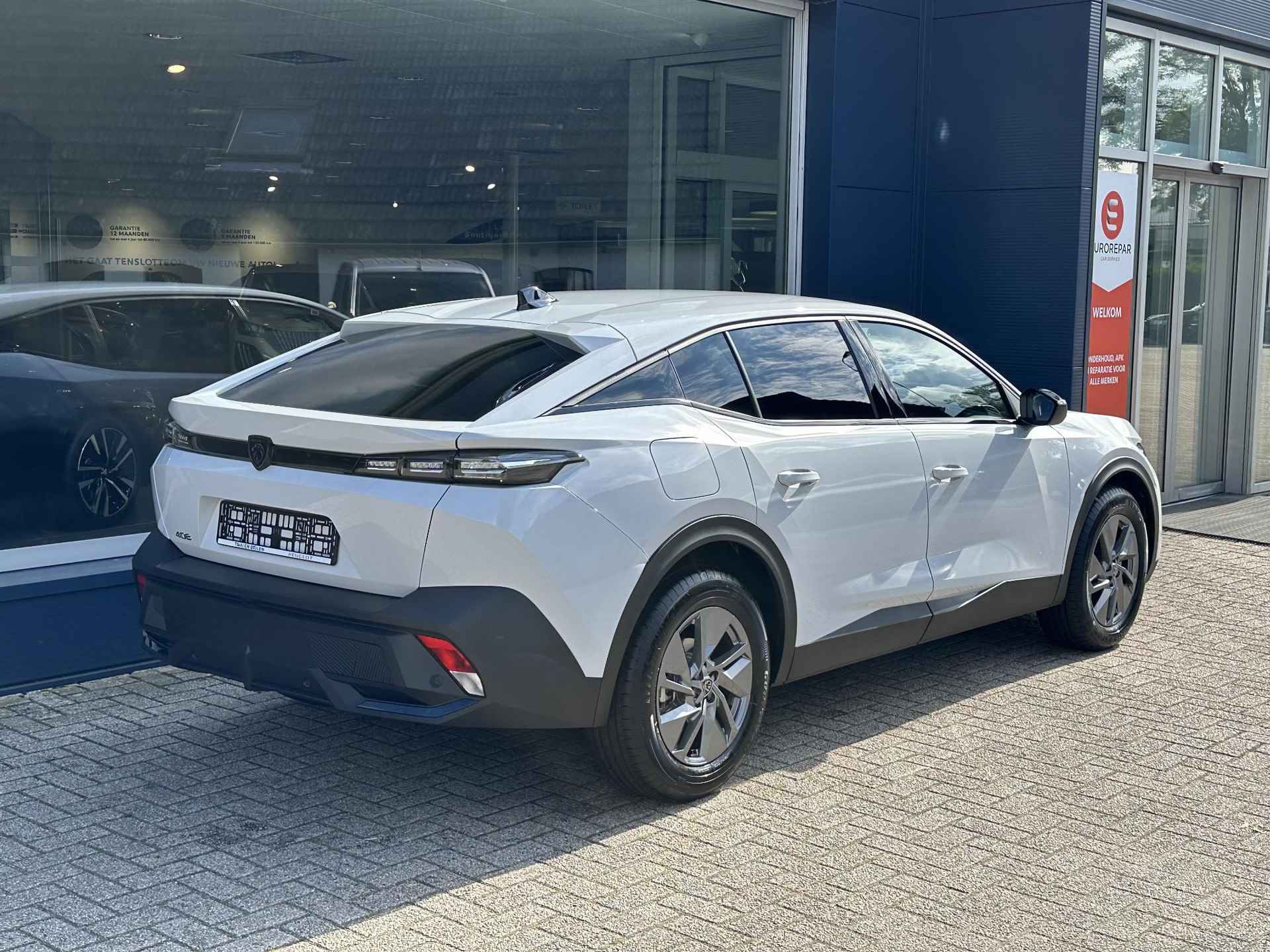 Peugeot 408 1.2 Turbo Allure 130 PK EAT8 Automaat | 2024 Auto | Navigatie | AGR Comfortstoel | Stoelverwarming | Camera | Climate Control | LED Verlichting | Keyless Entry | Draadloze Telefoon Lader | - 4/42