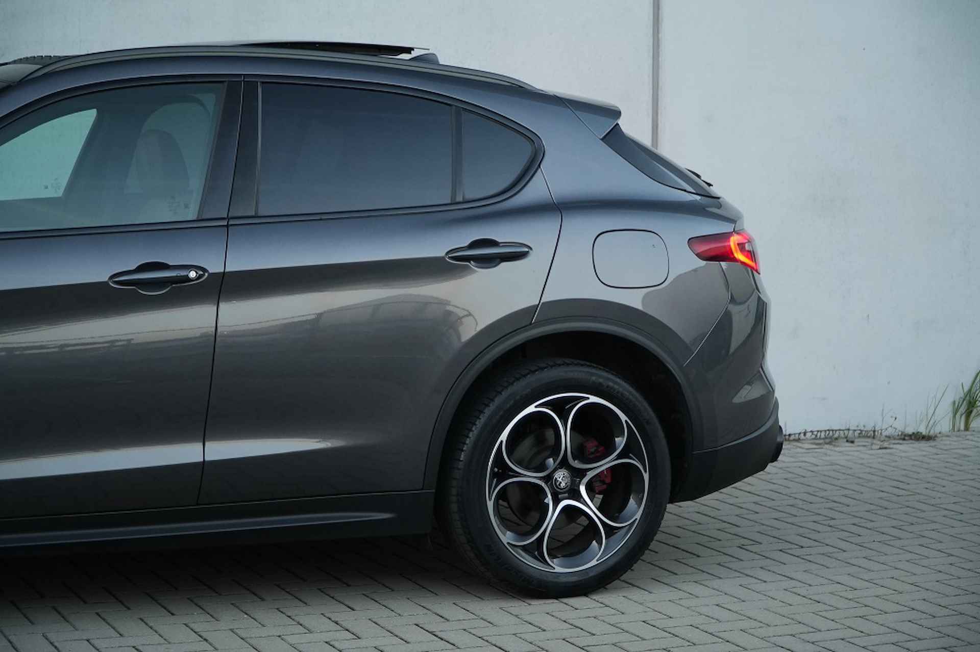 Alfa romeo Stelvio 2.0 Turbo 280 PK AWD B-Tech | Veloce | Pano | Driver | BTW | 20" - 10/29