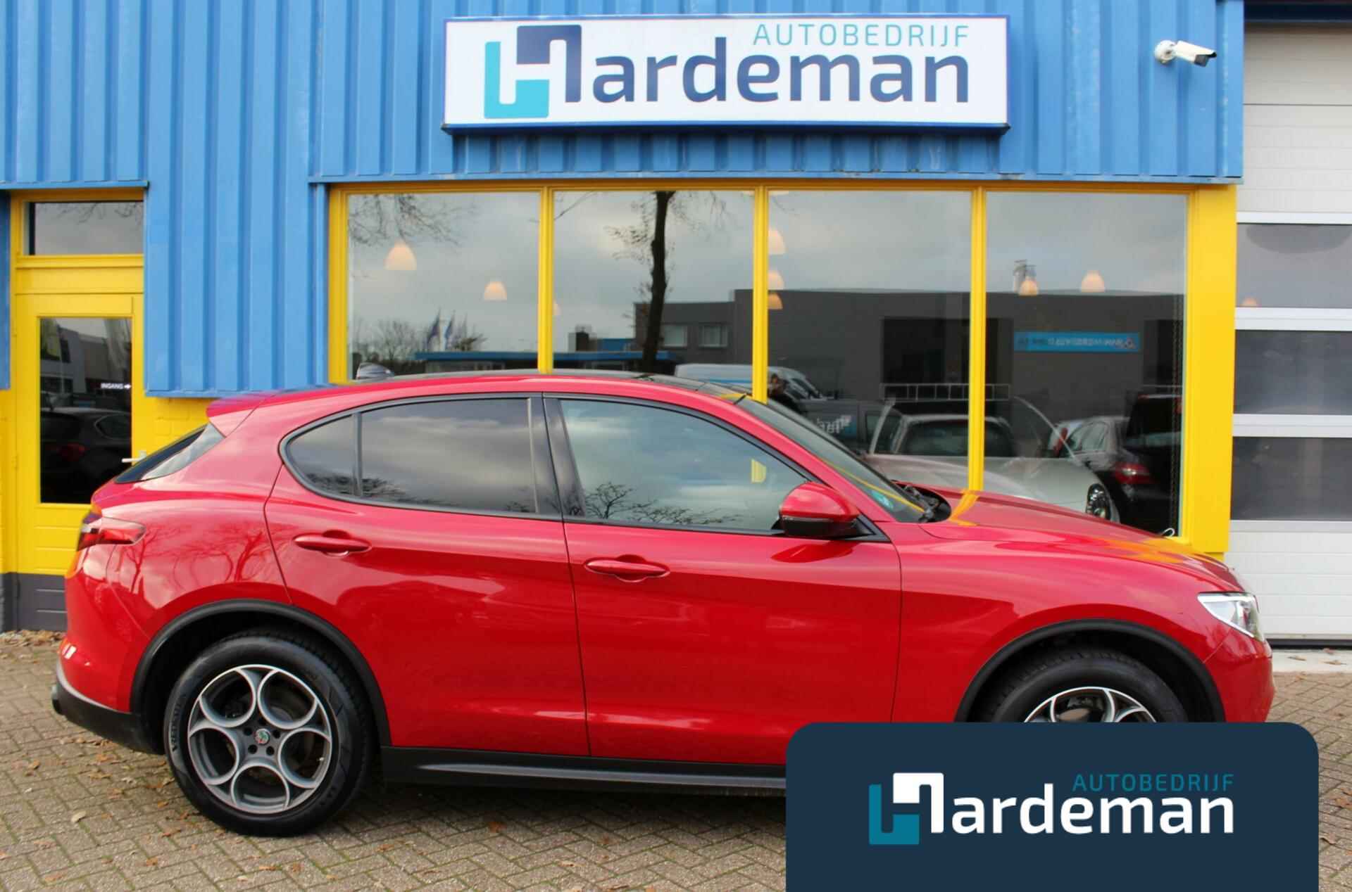 Alfa Romeo Stelvio 2.0 T AWD Panorama Veloce int. - 6/28