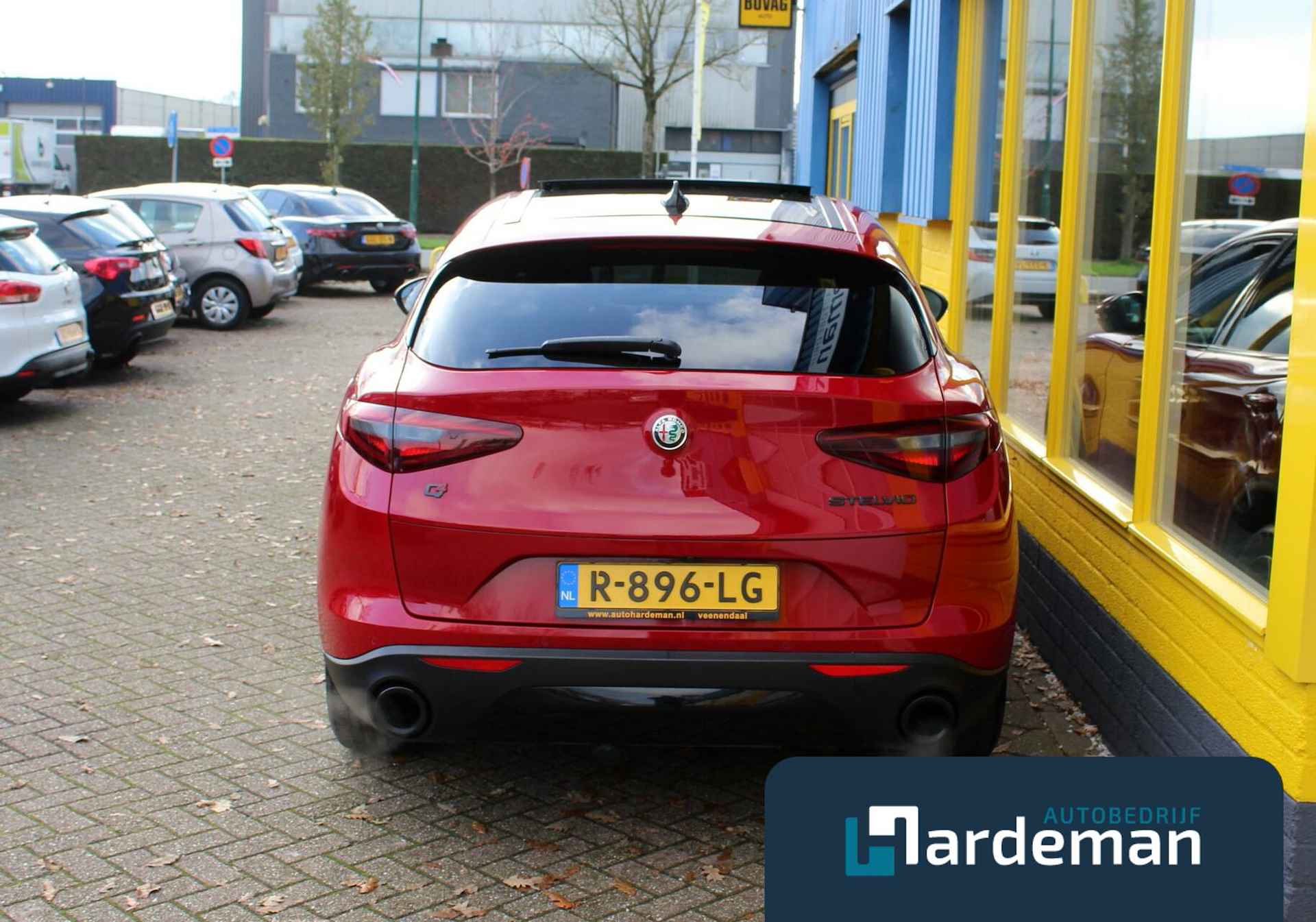 Alfa Romeo Stelvio 2.0 T AWD Panorama Veloce int. - 25/28