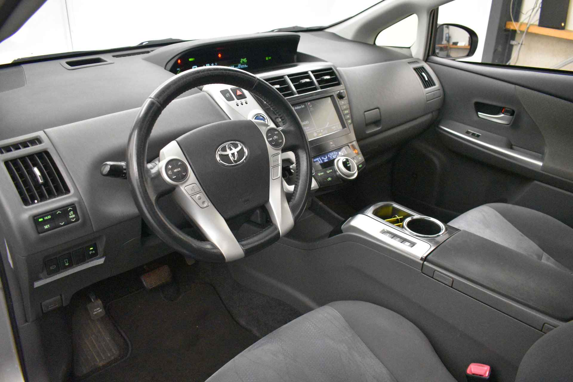 Toyota Prius Wagon Dynamic 7P Pano Camera trekh Nieuw staat Xenon JBL - 42/54