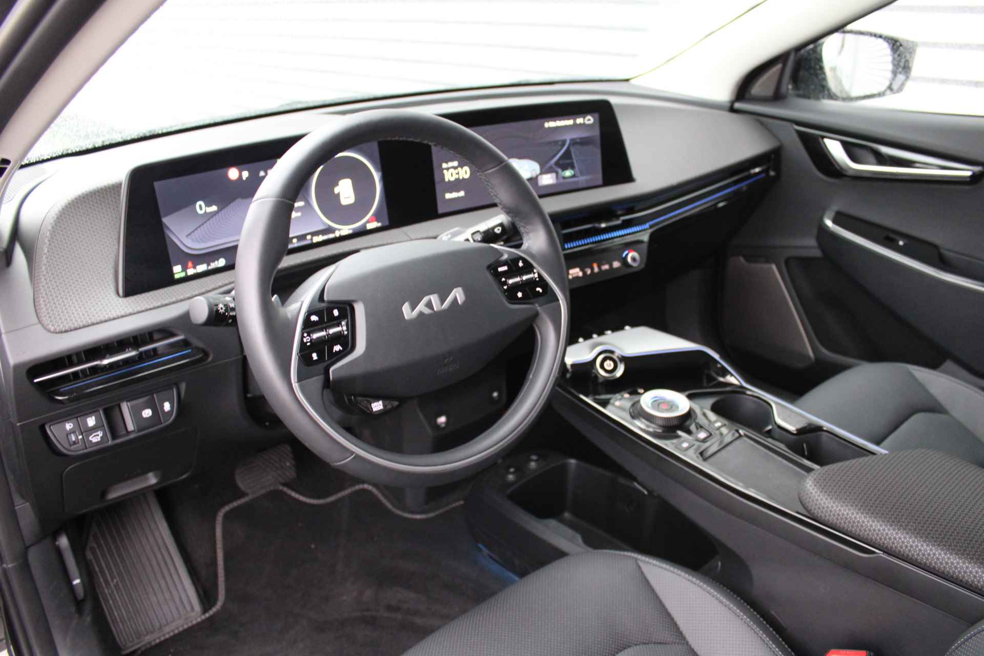 Kia Ev6 Plus 77.4 kWh RWD | BTW Auto | 20" Velgen | Leder | Navi | Keyless Entry | Dodehoek detectie | - 27/32