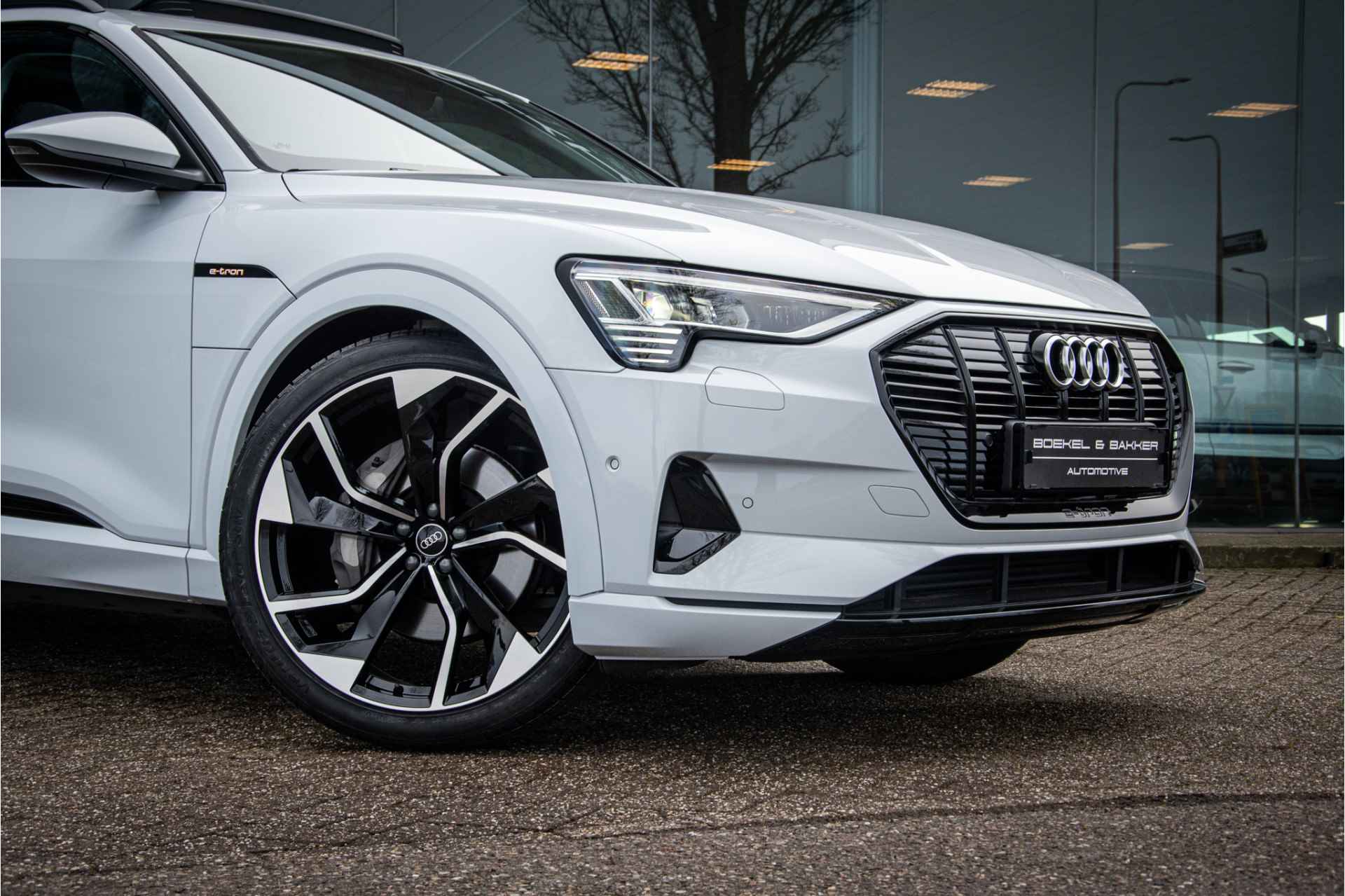 Audi e-tron Sportback 50 quattro - Panodak - Diamond Stitch leder - Black Optic - 23inch Rijbereik tot 351km (WLTP) - 53/76