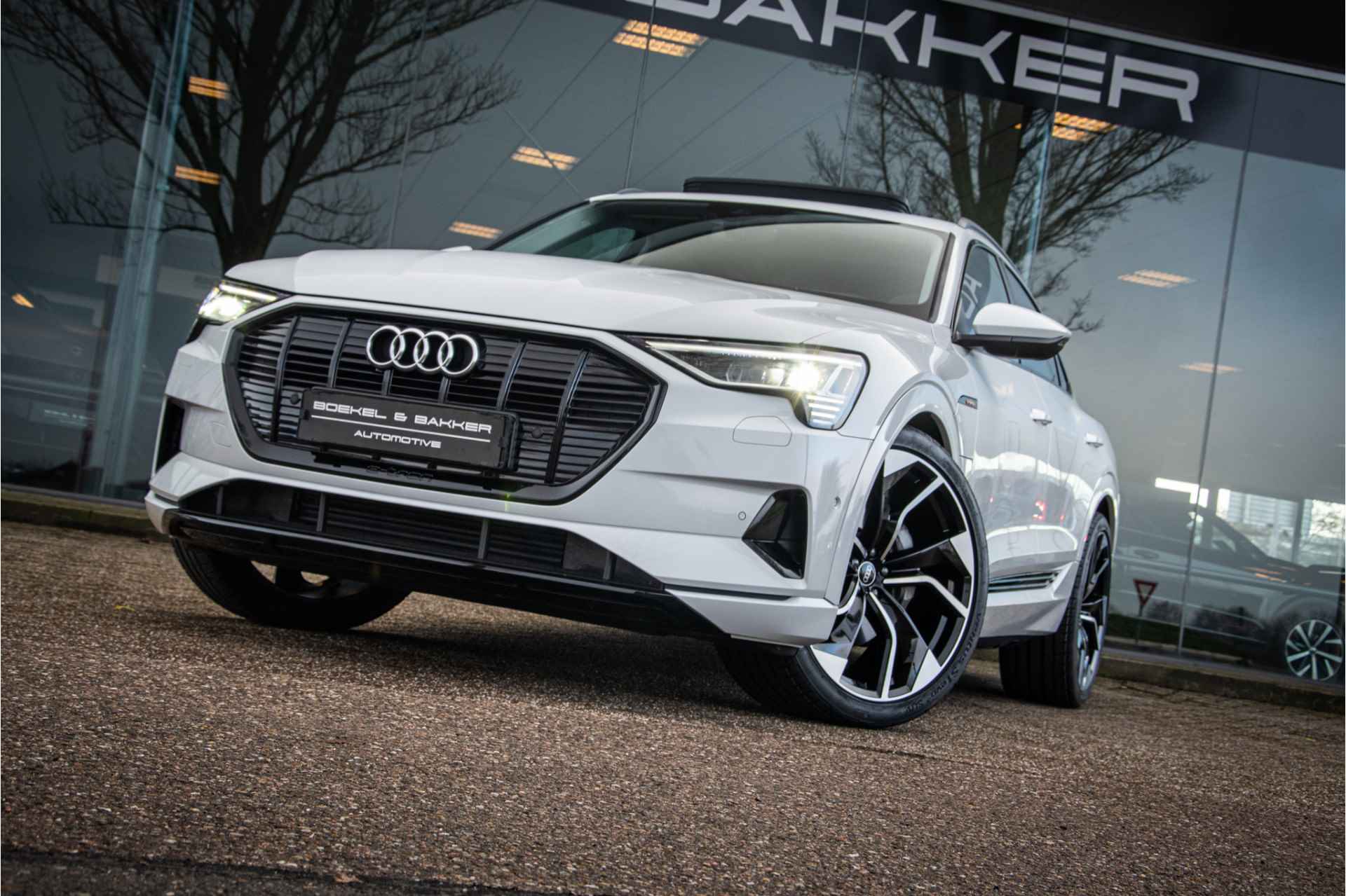 Audi e-tron Sportback 50 quattro - Panodak - Diamond Stitch leder - Black Optic - 23inch Rijbereik tot 351km (WLTP) - 61/76