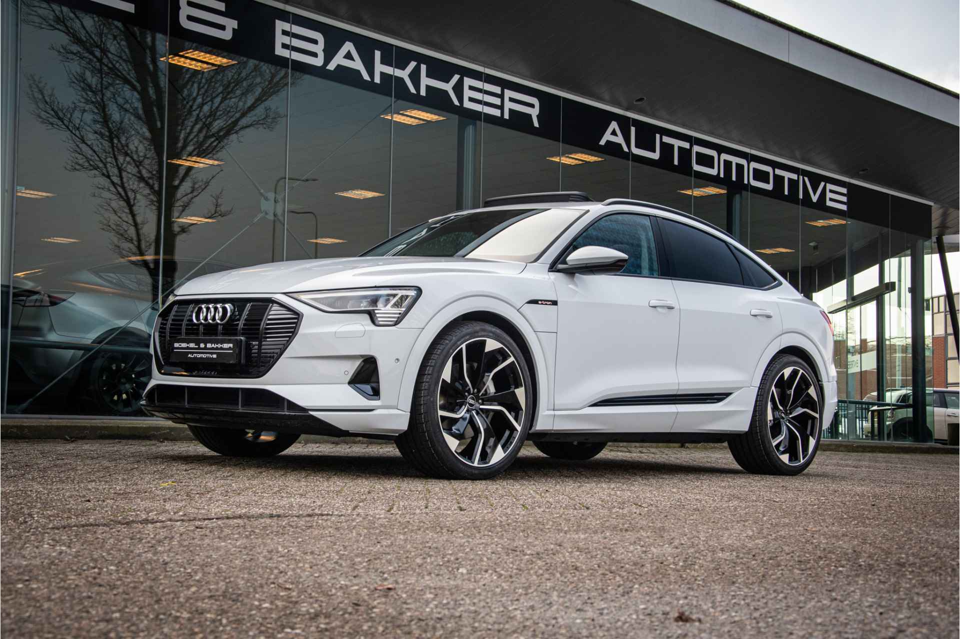 Audi e-tron Sportback 50 quattro - Panodak - Diamond Stitch leder - Black Optic - 23inch Rijbereik tot 351km (WLTP) - 62/76