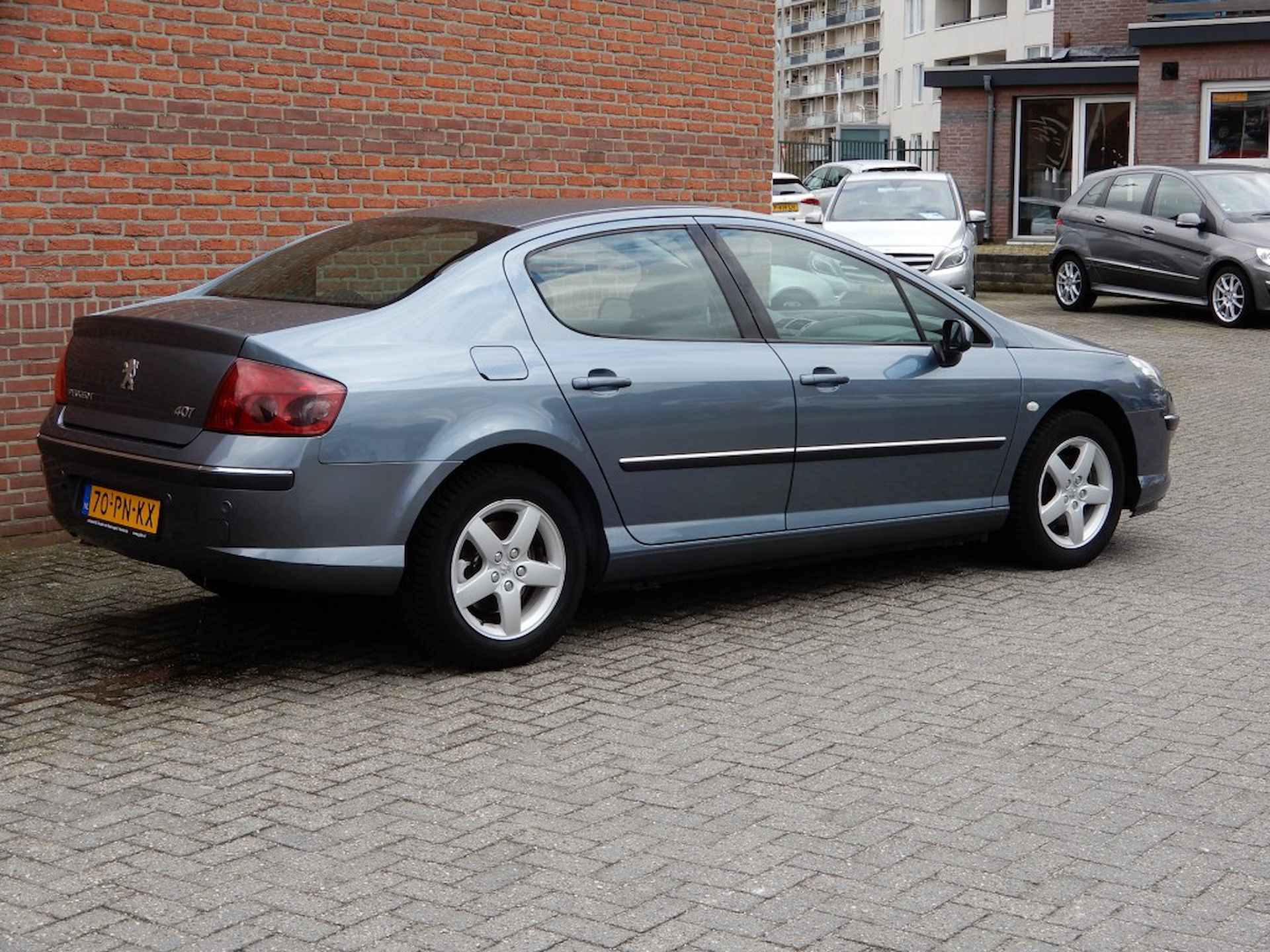 PEUGEOT 407 2.0-16V XR PACK - 2/17