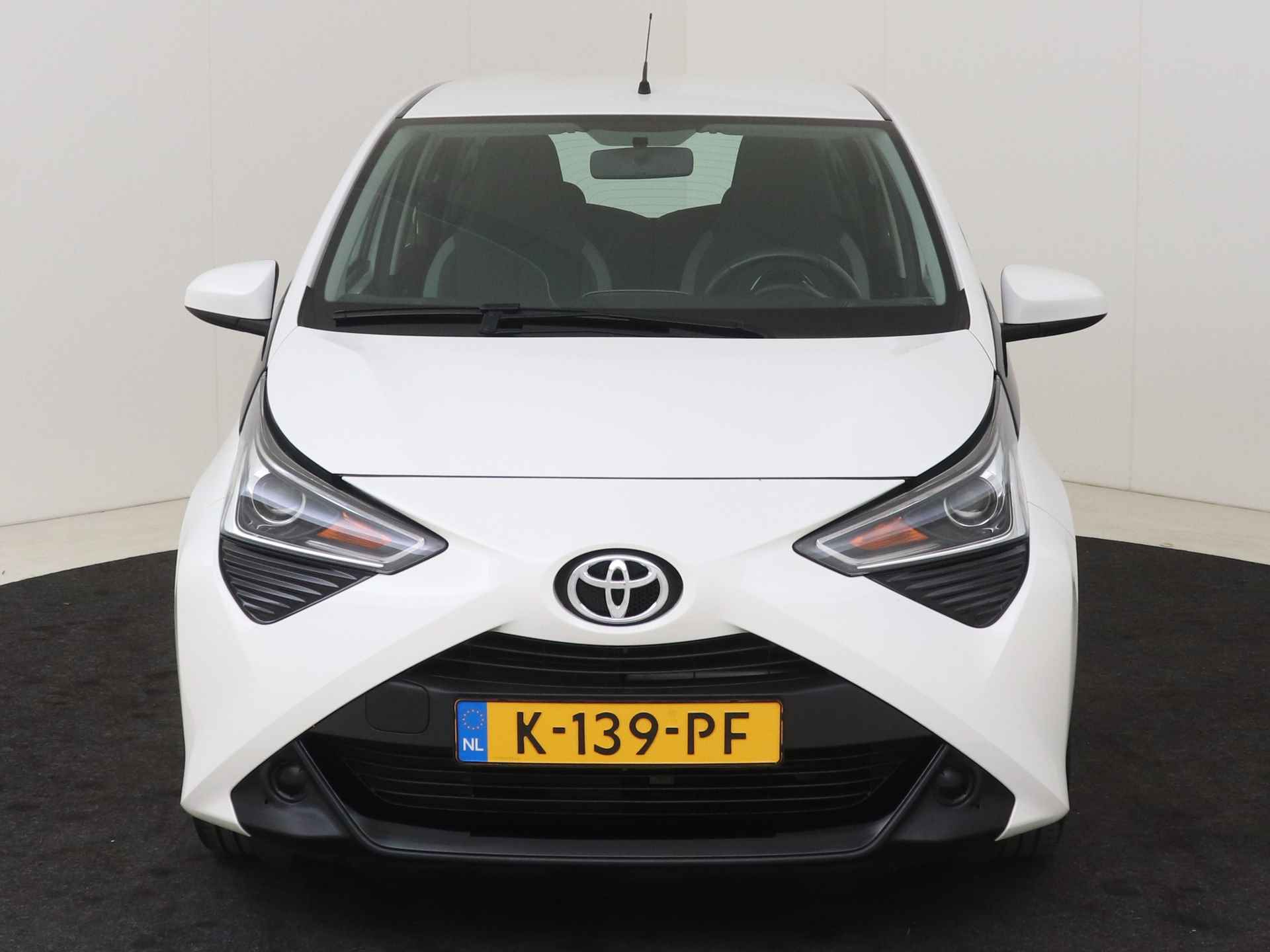 Toyota Aygo 1.0 VVT-i x-play I Airco I 5 Deurs I Zuinig I Camera I 1e Eigenaar I Volledig LOUWMAN Onderhouden I Apple Carplay/Android Auto I - 28/44