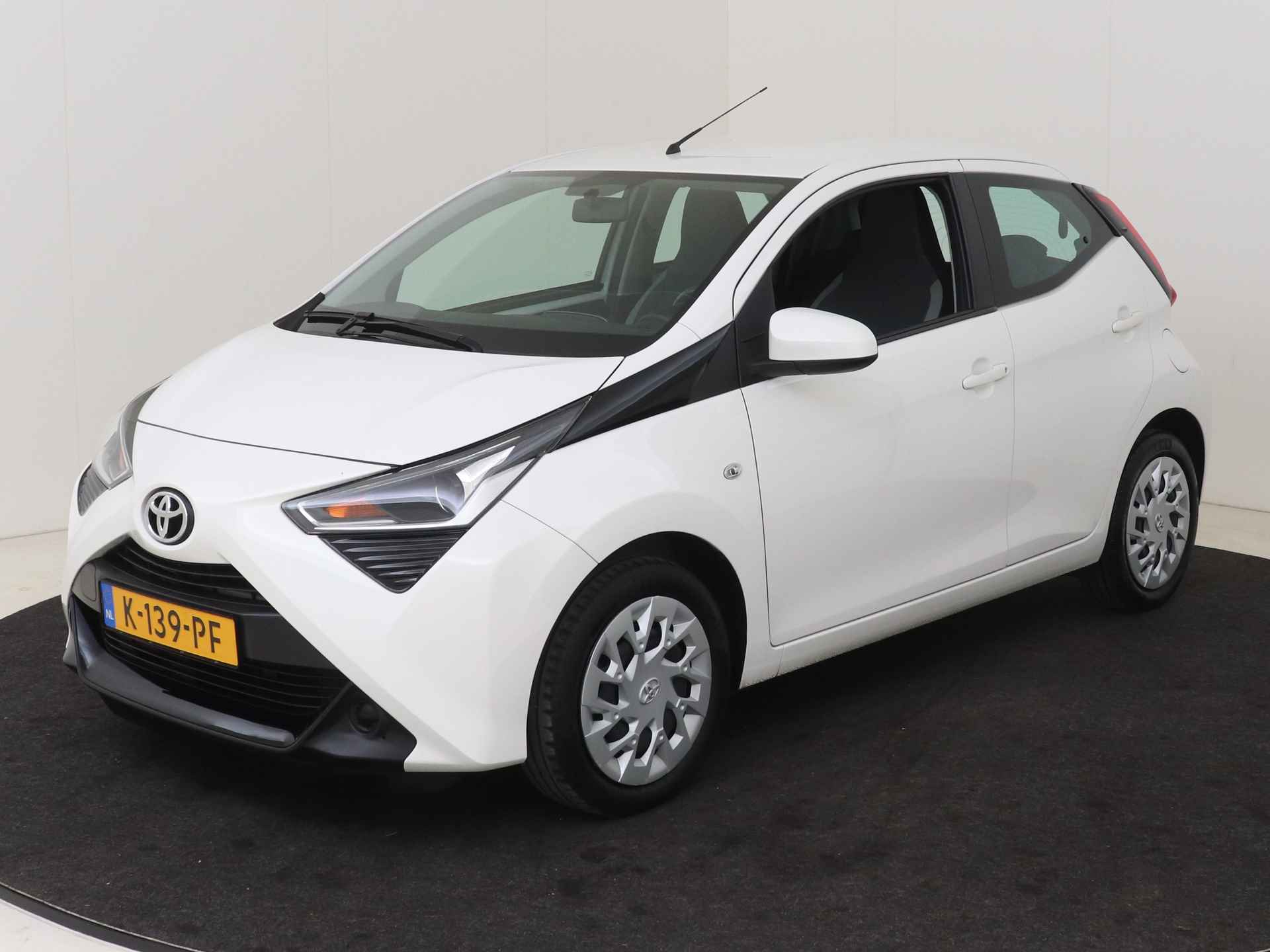 Toyota Aygo 1.0 VVT-i x-play I Airco I 5 Deurs I Zuinig I Camera I 1e Eigenaar I Volledig LOUWMAN Onderhouden I Apple Carplay/Android Auto I - 29/44