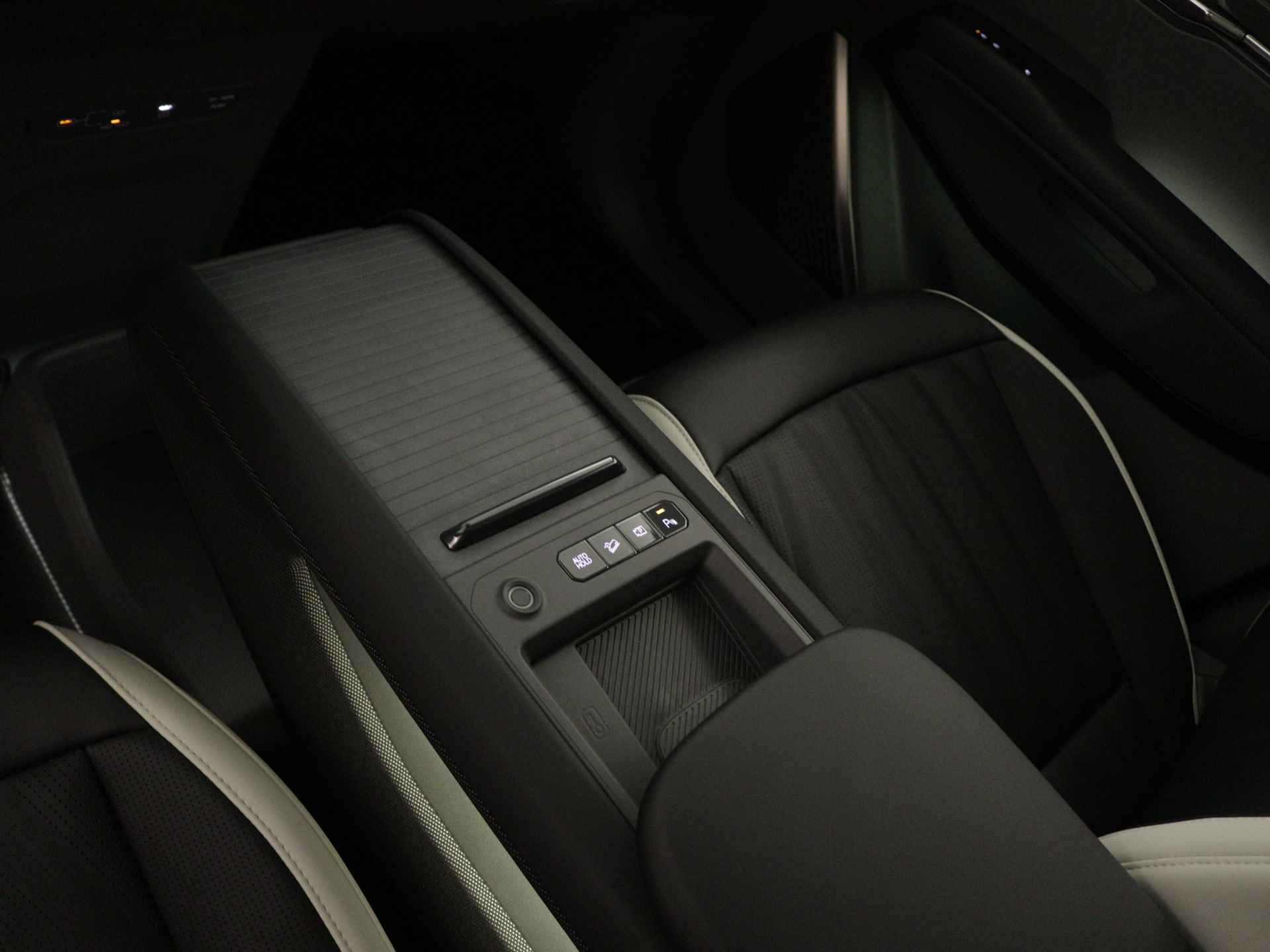 Kia EV9 Launch Edition GT-Line AWD 99.8 kWh | Nieuw  te bestellen |  Panoramadak | 7-zitter| 360 Camera | - 28/41