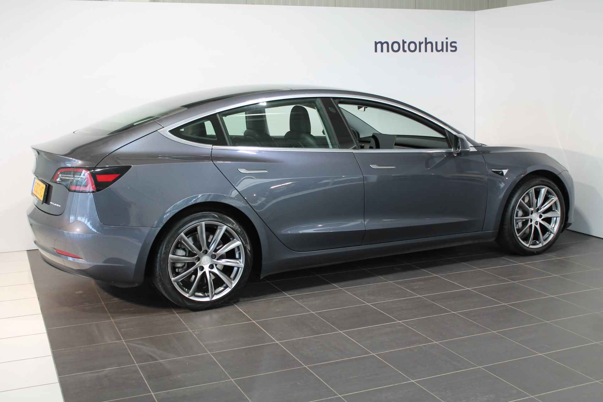 TESLA Model 3 Long-Range Dual Motor AWD - 8/24