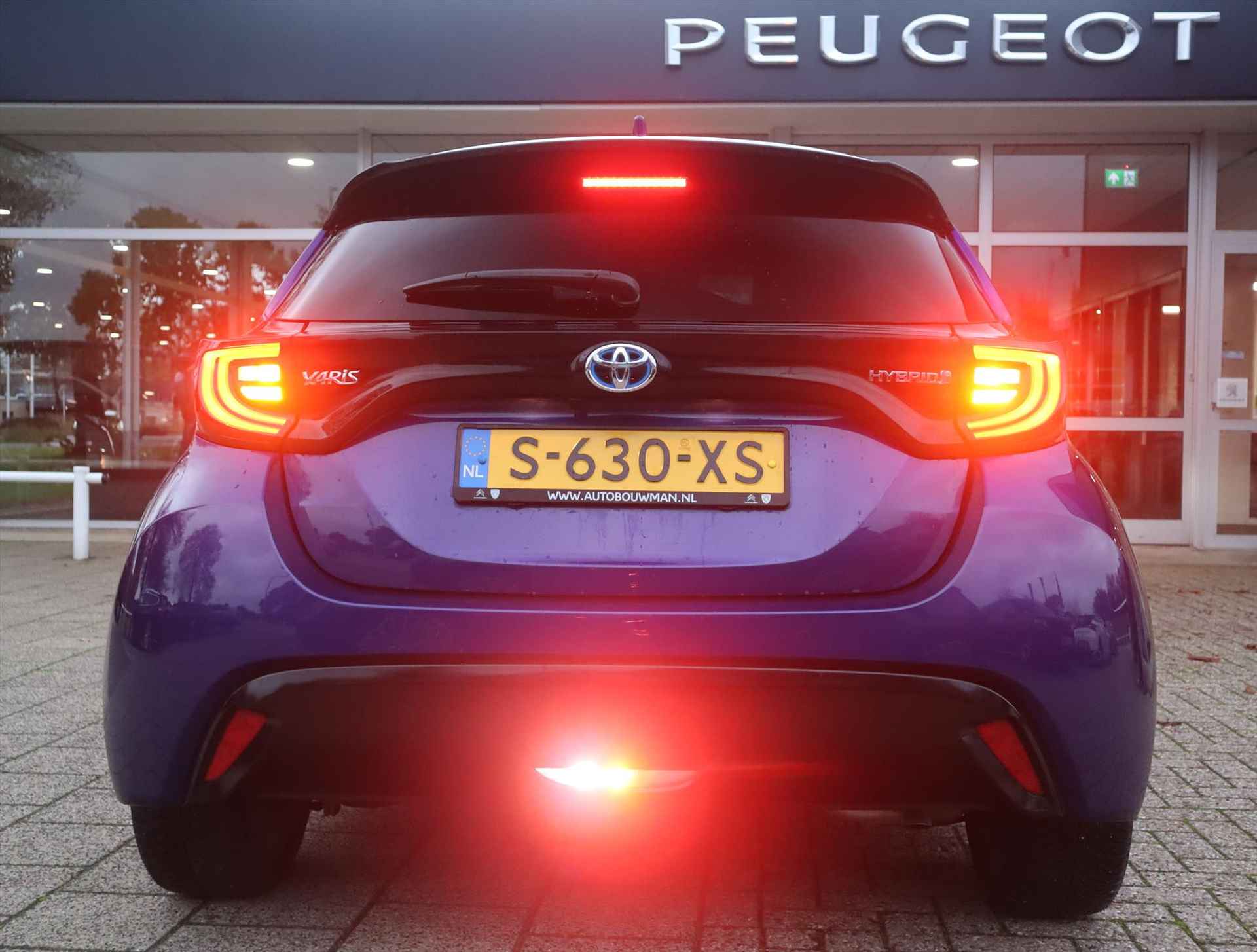 TOYOTA Yaris Executive 1.5 Hybrid 116pk CVT automaat, Rijklaarprijs, Navigatie Camera Stoelverwarming Adaptieve cruise control - 17/63