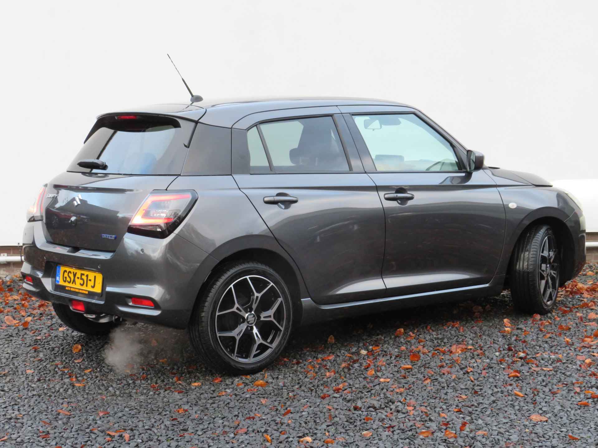 Suzuki Swift 1.2 Select Smart Hybrid, Automaat en 17 inch velgen! DEMOVOORDEEL, met Camera en Parkeersensoren - 4/40