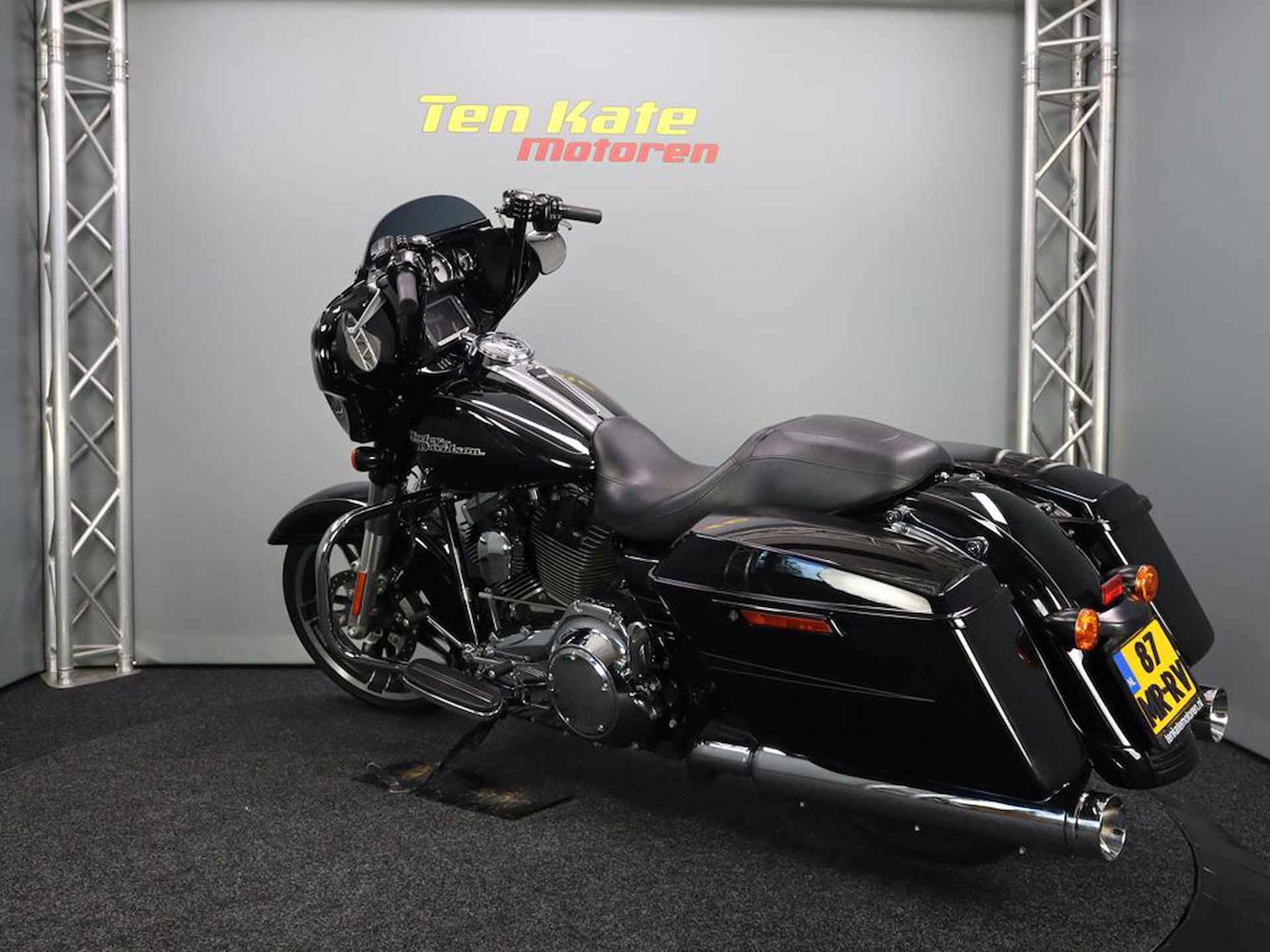 Harley Davidson Street Glide Special - 8/11