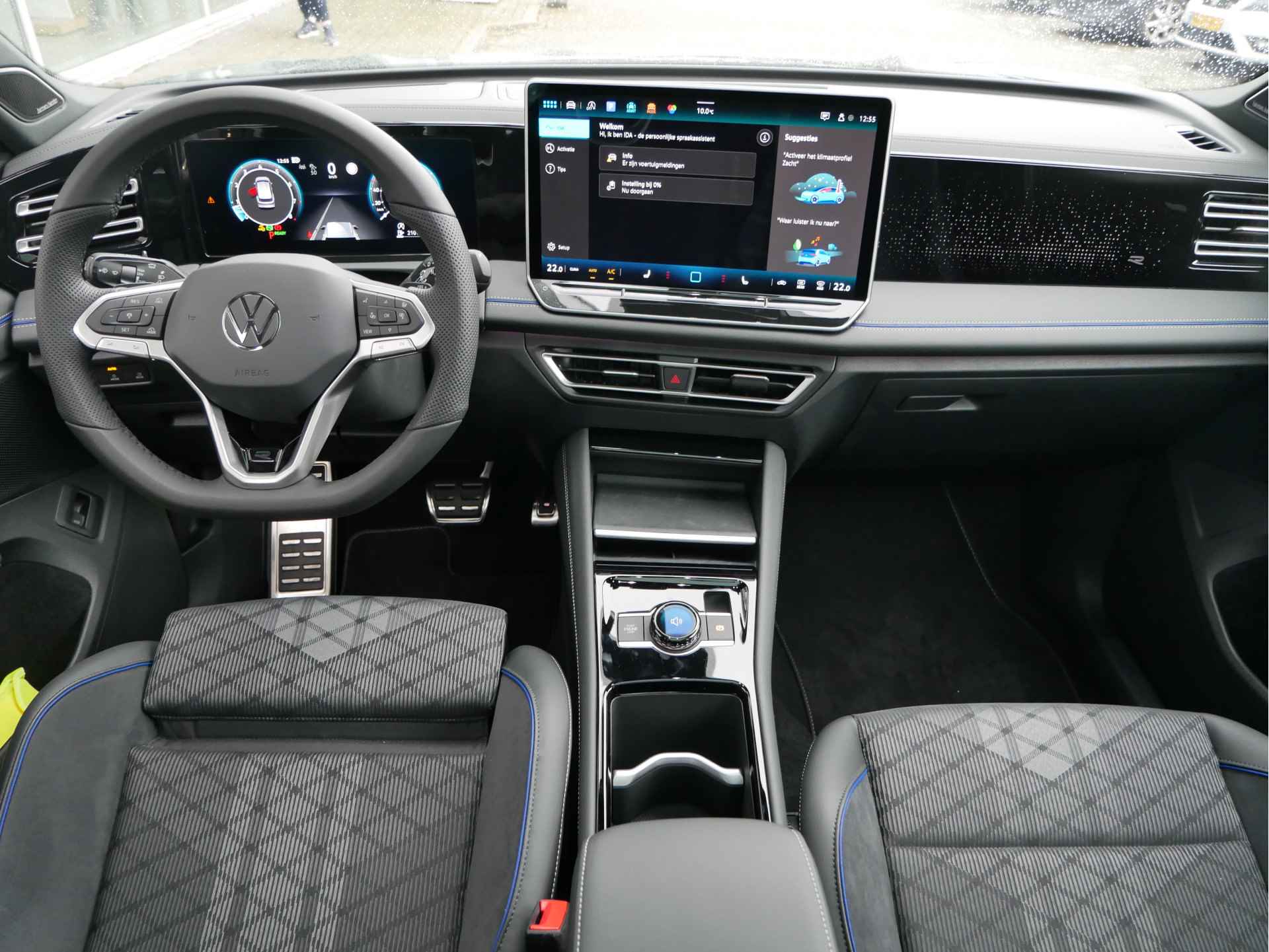Volkswagen Tiguan 1.5 TSI 150PK e-TSI R-Line Business Pan-dak | Harman Kardon® | Sport pakket| - 17/28