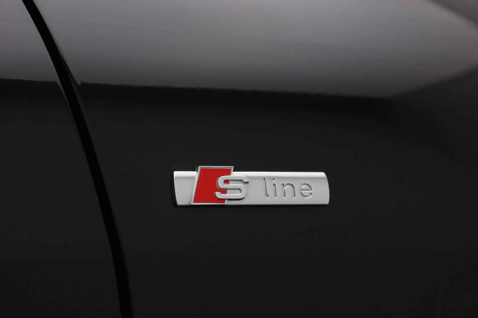 Audi Q4 e-tron 40 S edition 77 kWh 204PK | Warmtepomp | Pano | Trekhaak | Matrix LED | Camera | 20 inch | ACC - 15/46