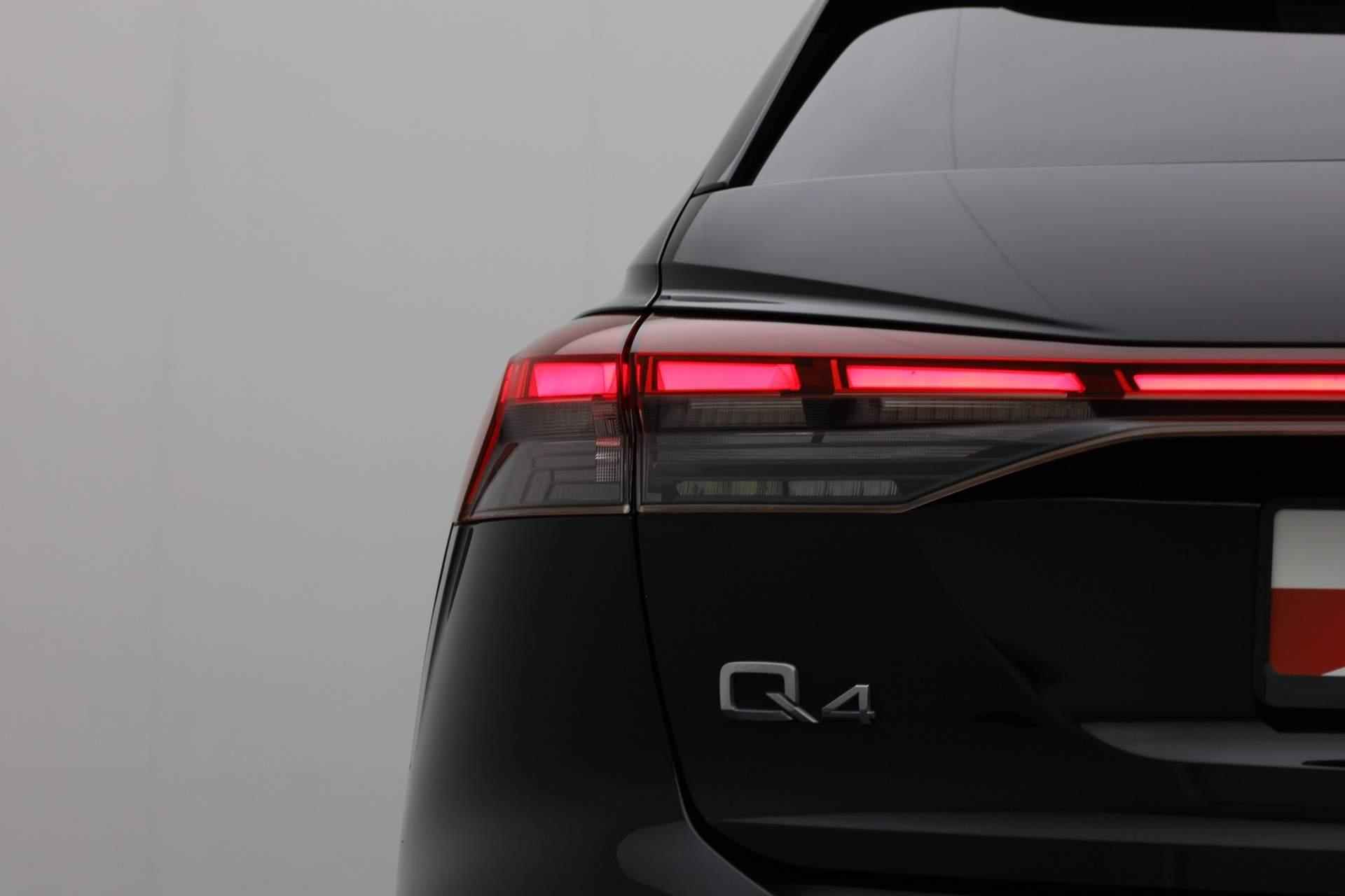 Audi Q4 e-tron 40 S edition 77 kWh 204PK | Warmtepomp | Pano | Trekhaak | Matrix LED | Camera | 20 inch | ACC - 16/46