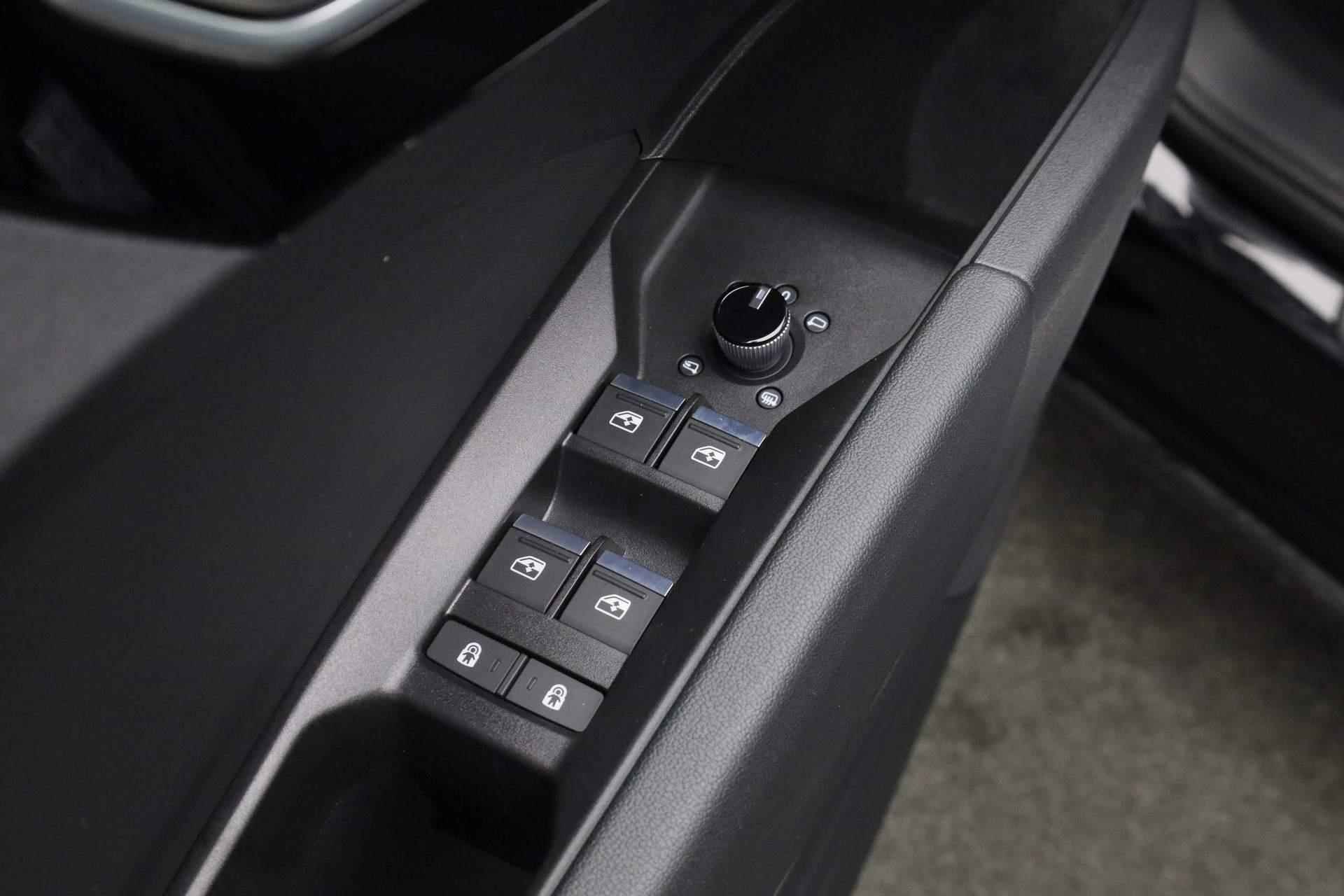 Audi Q4 e-tron 40 S edition 77 kWh 204PK | Warmtepomp | Pano | Trekhaak | Matrix LED | Camera | 20 inch | ACC - 25/46