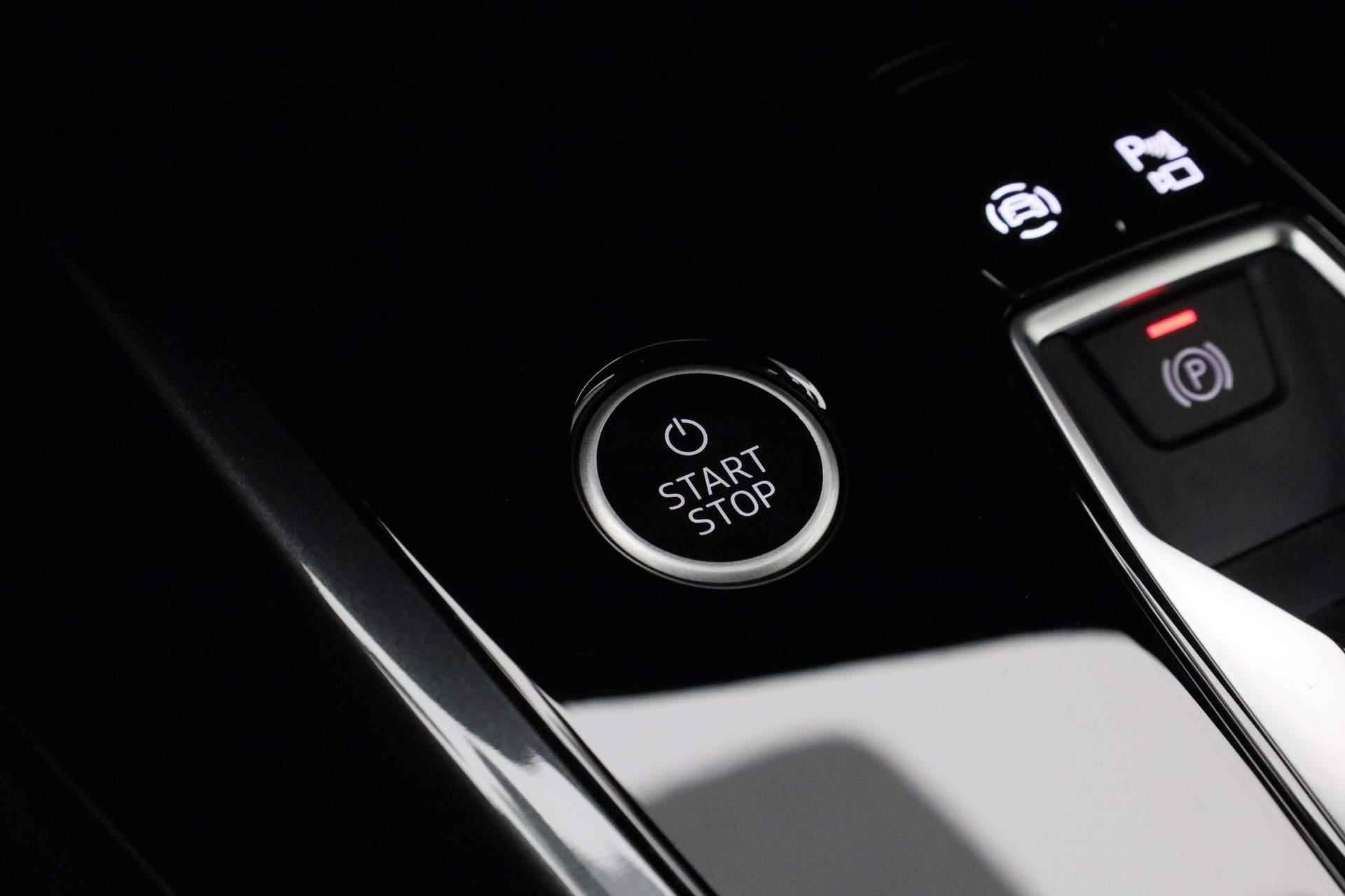 Audi Q4 e-tron 40 S edition 77 kWh 204PK | Warmtepomp | Pano | Trekhaak | Matrix LED | Camera | 20 inch | ACC - 30/46