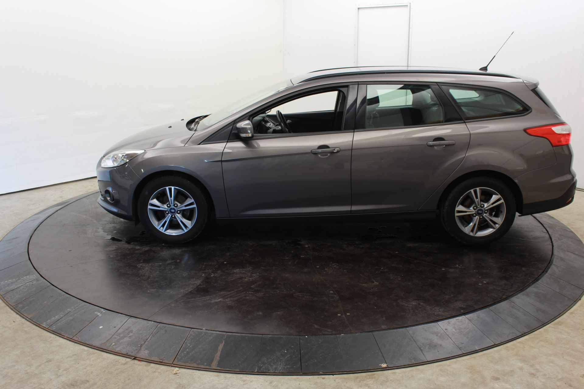 Ford FOCUS Wagon 1.0 EcoBoost Edition Navi PDC LM Velgen - 8/34