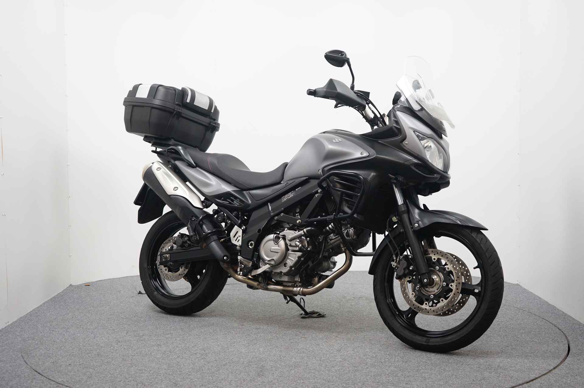 Suzuki DL 650 A V-STROM - 2/17