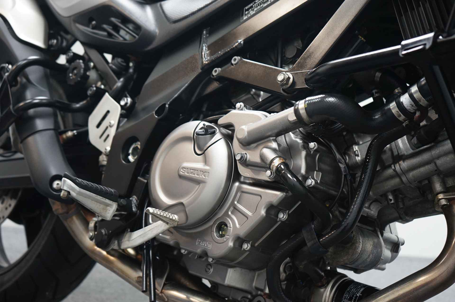 Suzuki DL 650 A V-STROM - 9/17