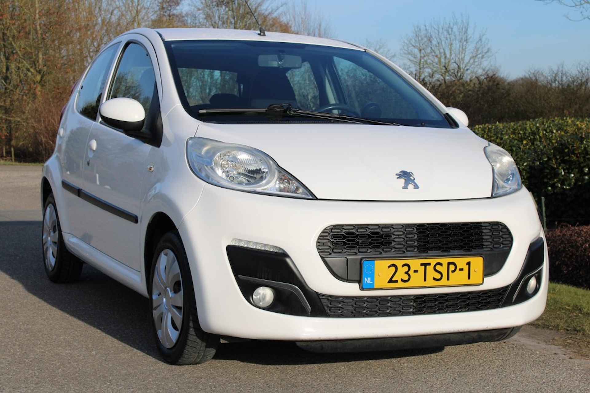 PEUGEOT 107 1.0 68pk Active airco/5-deurs - 13/34