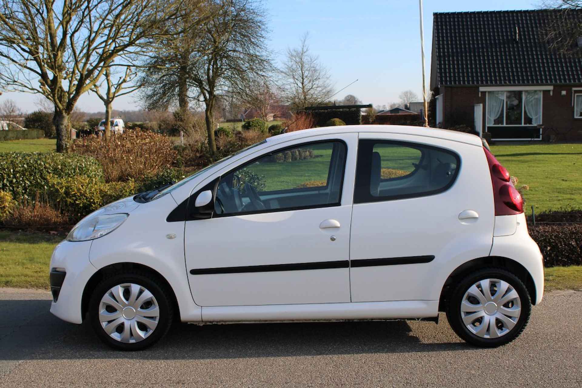 PEUGEOT 107 1.0 68pk Active airco/5-deurs - 15/34