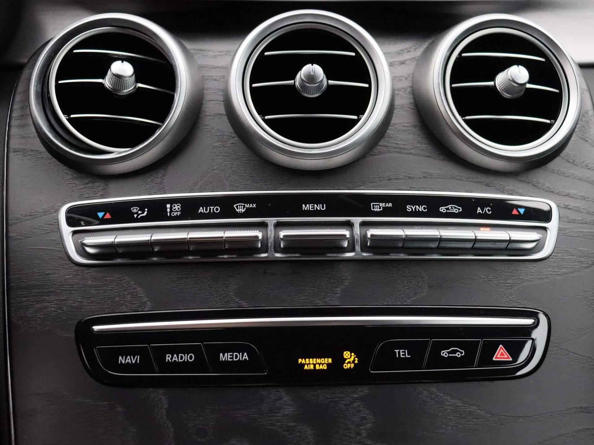 Mercedes-Benz C-klasse Cabrio 180 Premium Pack | AMG Line Pack - Cabriolet | Automaat | Apple Carplay/Android Auto | MULTIBEAM LED | Nekverwarming | Sfeerverlichting | Stoelverwarming voor | Houtafwerking interieur | - 17/46