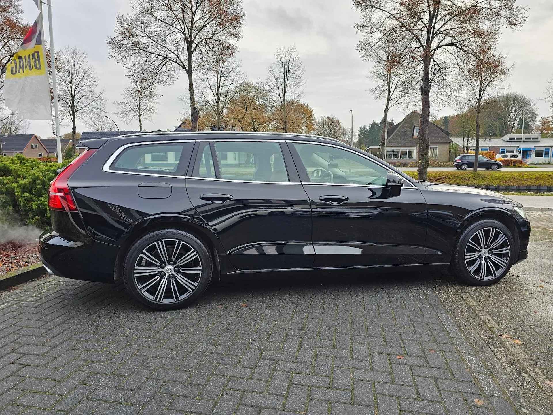 Volvo V60 2.0 T8 Twin Engine AWD Inscription - 8/40