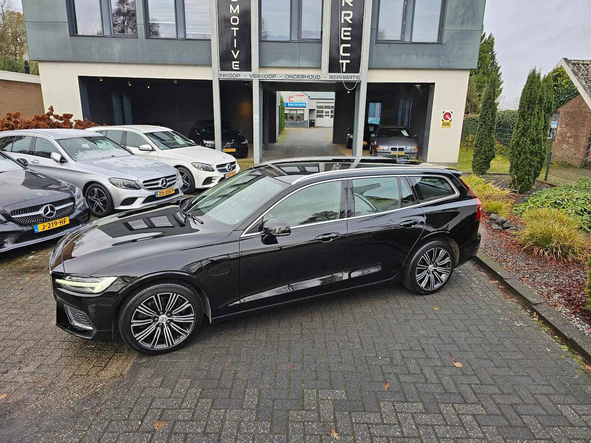 Volvo V60 2.0 T8 Twin Engine AWD Inscription - 13/40