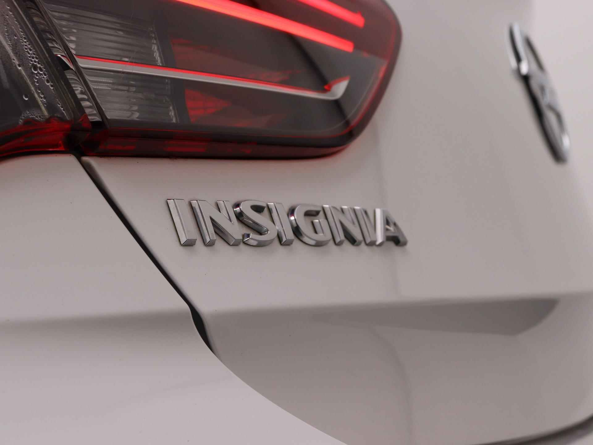 Opel Insignia Grand Sport Innovation 165pk Automaat | Navigatie | Licht Metalen Velgen 18" | Lederen Bekleding | Parkeersensor Achter/Voor | Voorstoelen Verwamd - 14/36