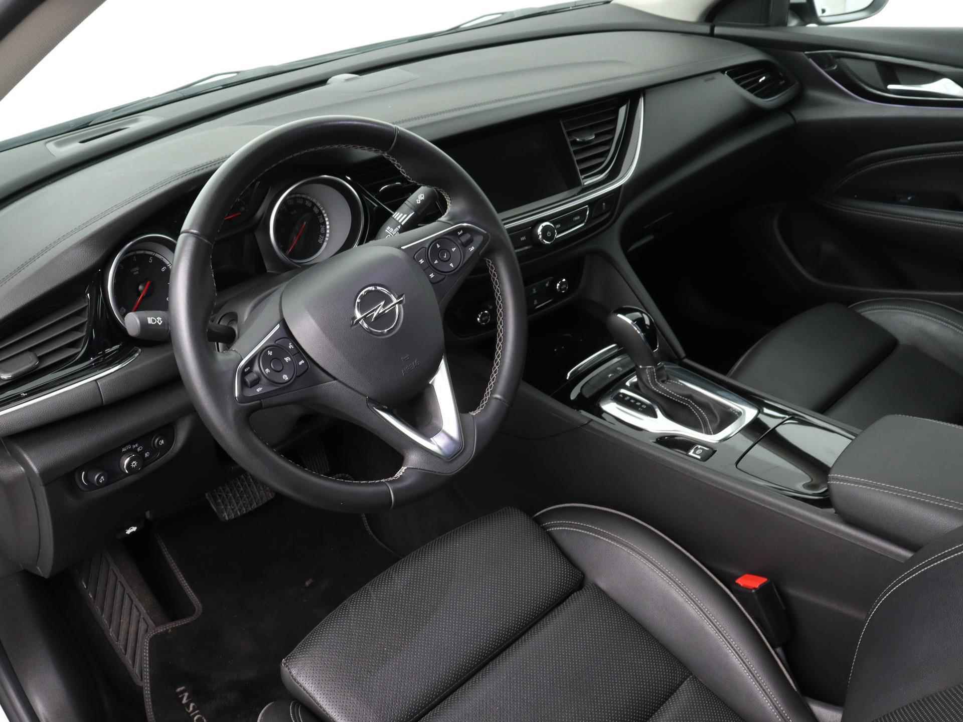 Opel Insignia Grand Sport Innovation 165pk Automaat | Navigatie | Licht Metalen Velgen 18" | Lederen Bekleding | Parkeersensor Achter/Voor | Voorstoelen Verwamd - 18/36