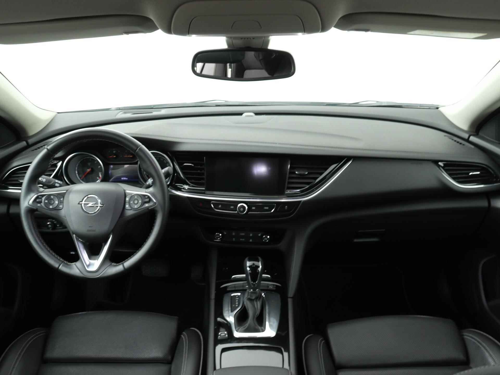 Opel Insignia Grand Sport Innovation 165pk Automaat | Navigatie | Licht Metalen Velgen 18" | Lederen Bekleding | Parkeersensor Achter/Voor | Voorstoelen Verwamd - 19/36