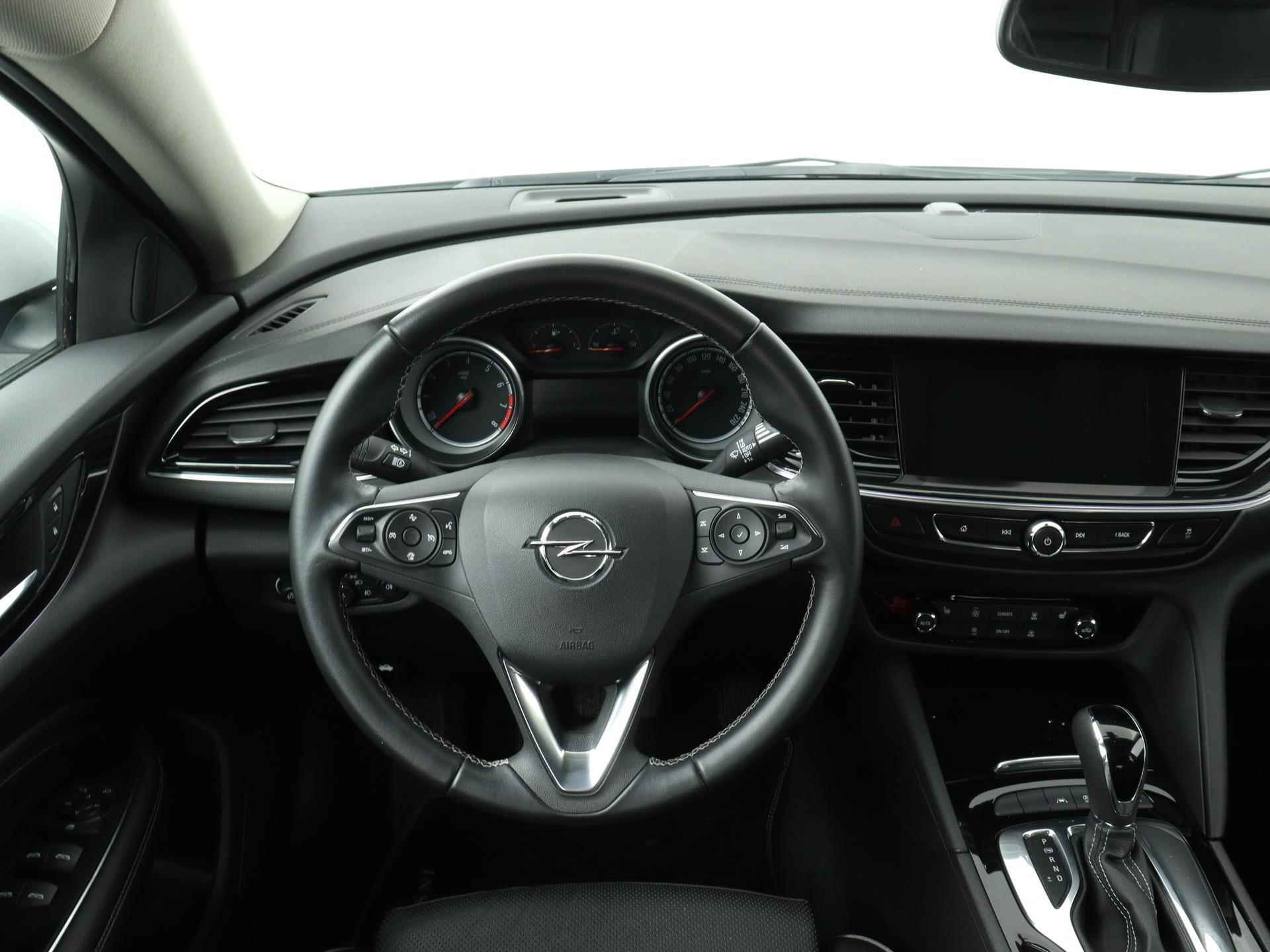 Opel Insignia Grand Sport Innovation 165pk Automaat | Navigatie | Licht Metalen Velgen 18" | Lederen Bekleding | Parkeersensor Achter/Voor | Voorstoelen Verwamd - 20/36
