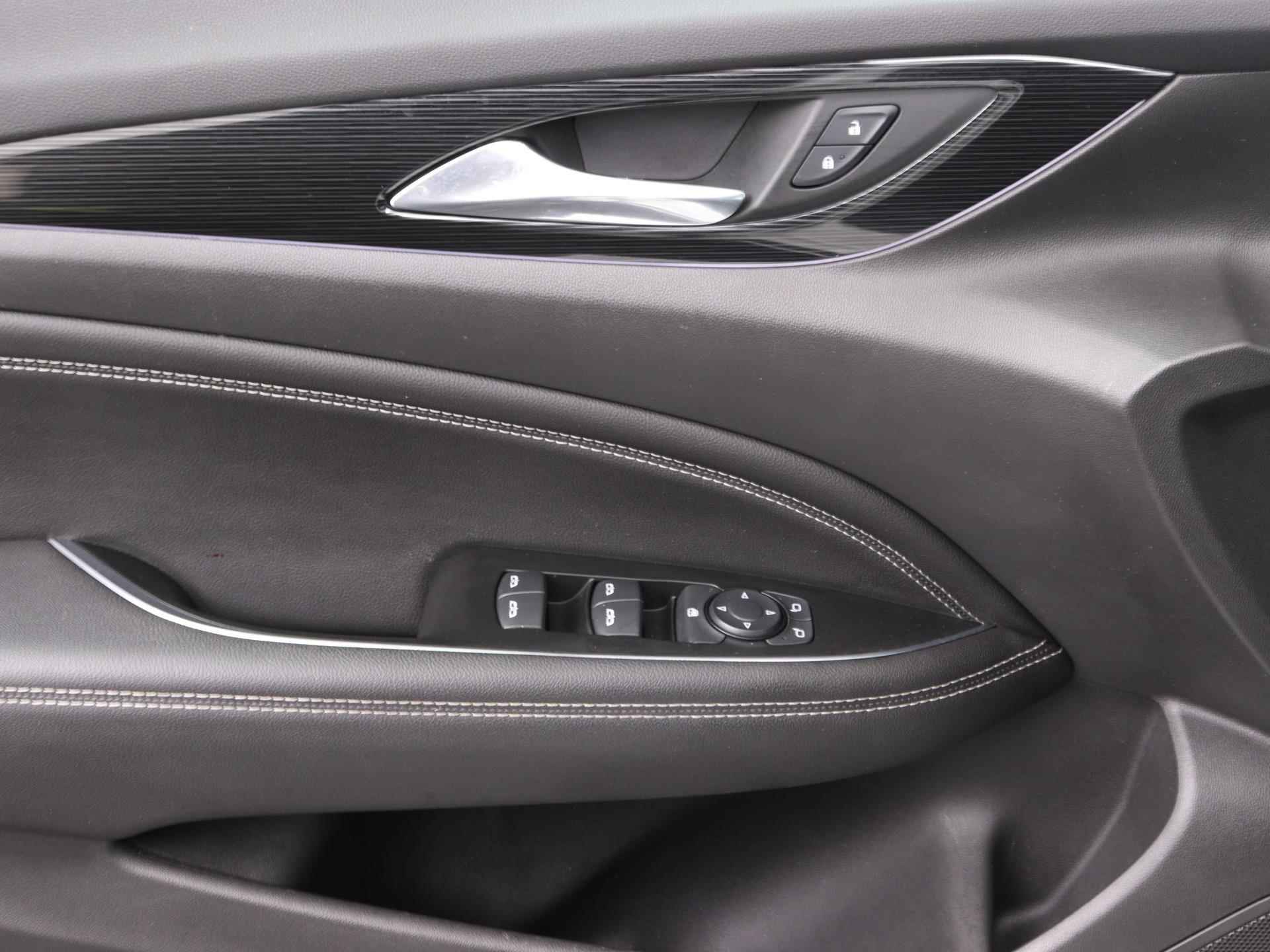 Opel Insignia Grand Sport Innovation 165pk Automaat | Navigatie | Licht Metalen Velgen 18" | Lederen Bekleding | Parkeersensor Achter/Voor | Voorstoelen Verwamd - 23/36