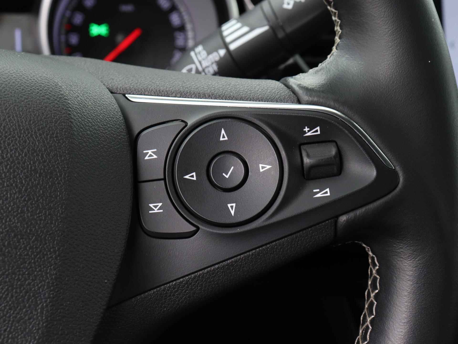 Opel Insignia Grand Sport Innovation 165pk Automaat | Navigatie | Licht Metalen Velgen 18" | Lederen Bekleding | Parkeersensor Achter/Voor | Voorstoelen Verwamd - 26/36
