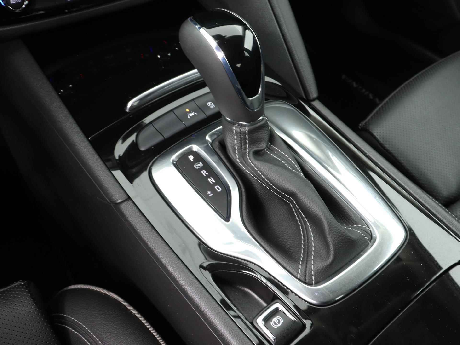 Opel Insignia Grand Sport Innovation 165pk Automaat | Navigatie | Licht Metalen Velgen 18" | Lederen Bekleding | Parkeersensor Achter/Voor | Voorstoelen Verwamd - 28/36
